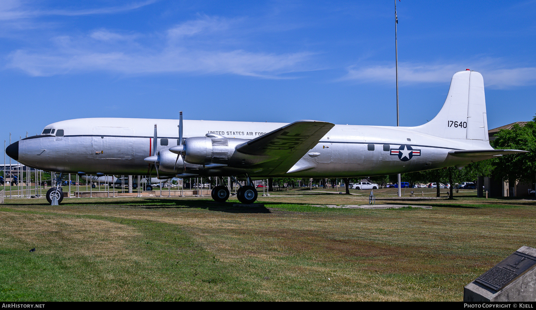 Aircraft Photo of 51-17640 / 17640 | Douglas C-118A Liftmaster | USA - Air Force | AirHistory.net #704429