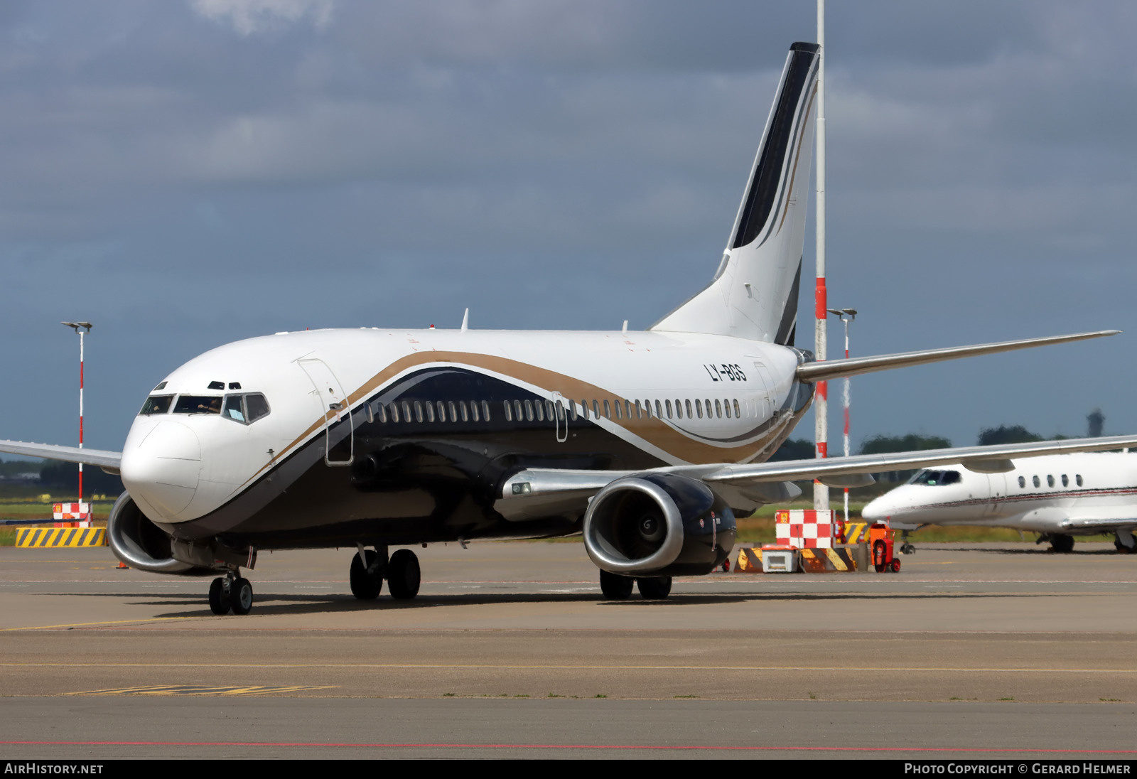 Aircraft Photo of LY-BGS | Boeing 737-3L9 | AirHistory.net #704440