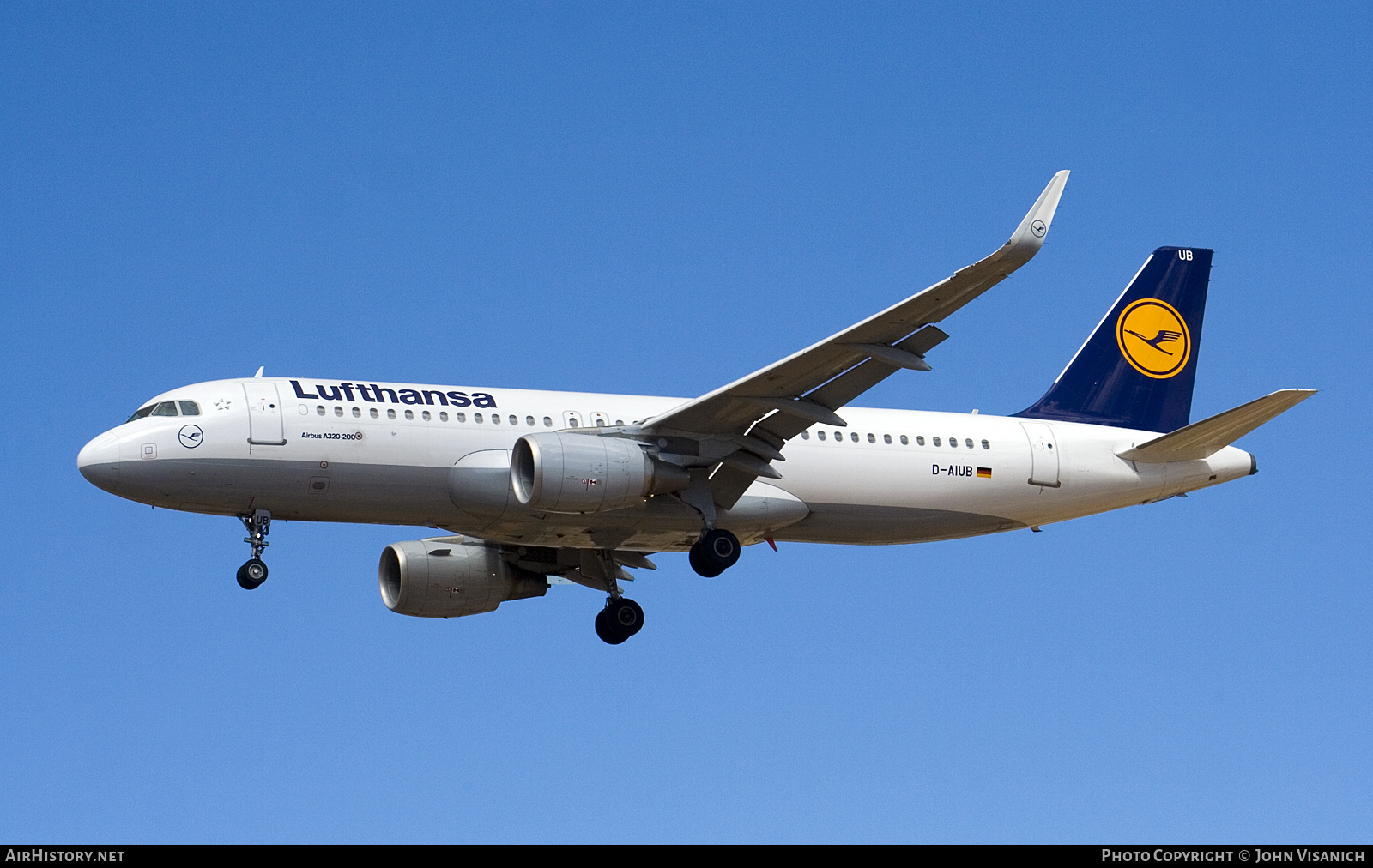 Aircraft Photo of D-AIUB | Airbus A320-214 | Lufthansa | AirHistory.net #704524