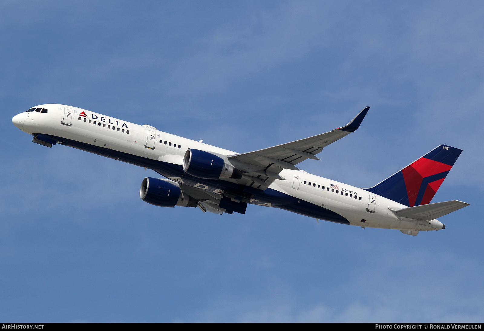 Aircraft Photo of N718TW | Boeing 757-231 | Delta Air Lines | AirHistory.net #704629