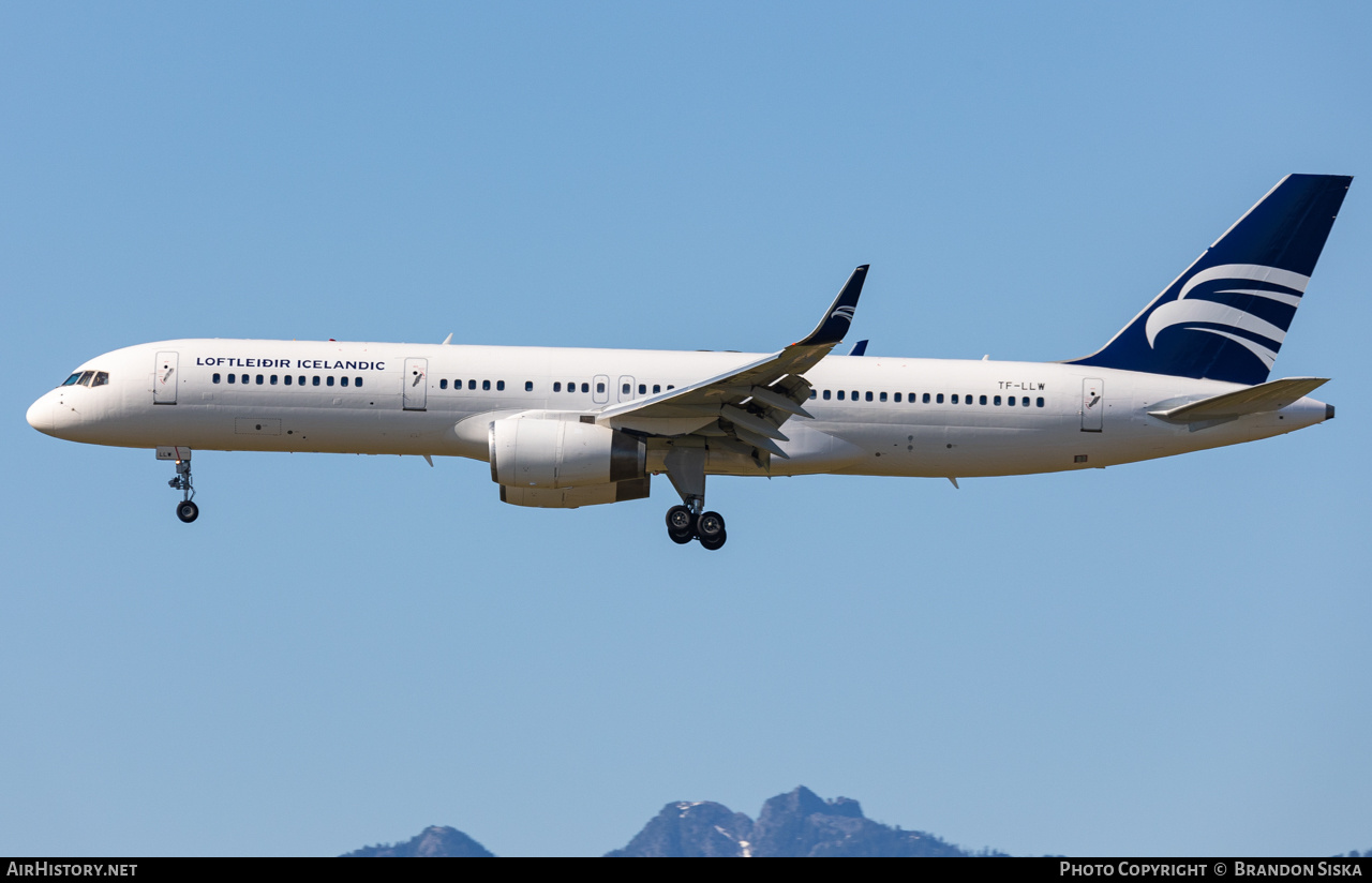 Aircraft Photo of TF-LLW | Boeing 757-223 | Loftleiðir Icelandic | AirHistory.net #704785