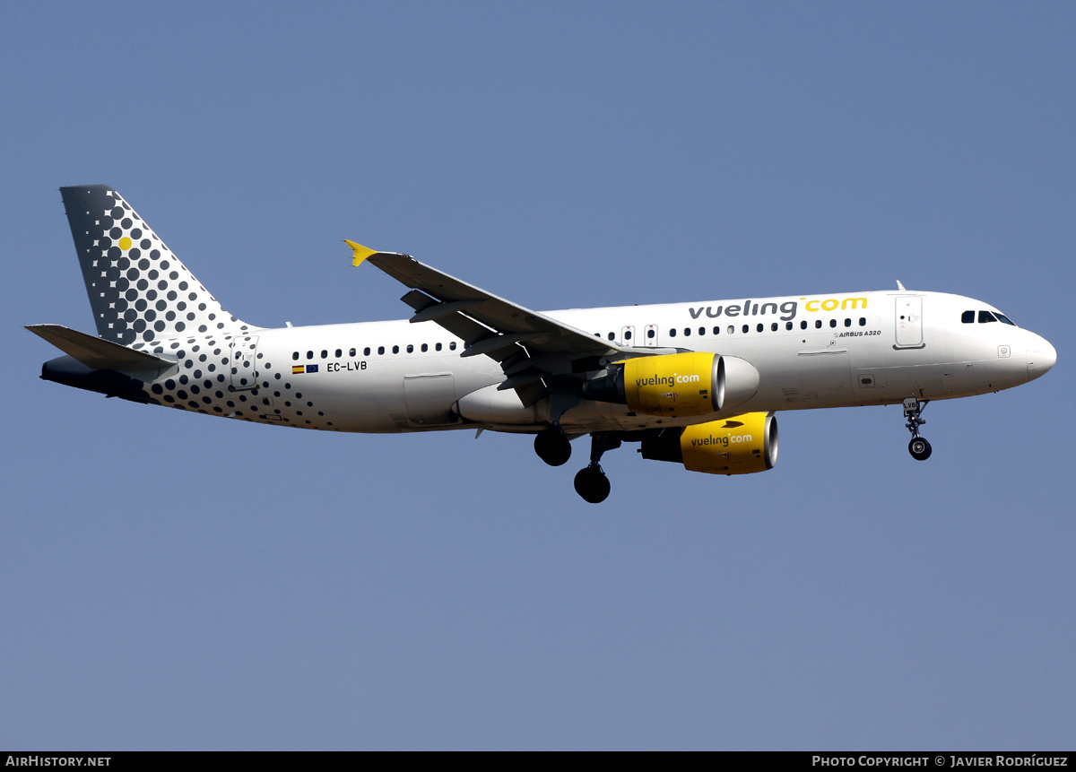 Aircraft Photo of EC-LVB | Airbus A320-214 | Vueling Airlines | AirHistory.net #704941