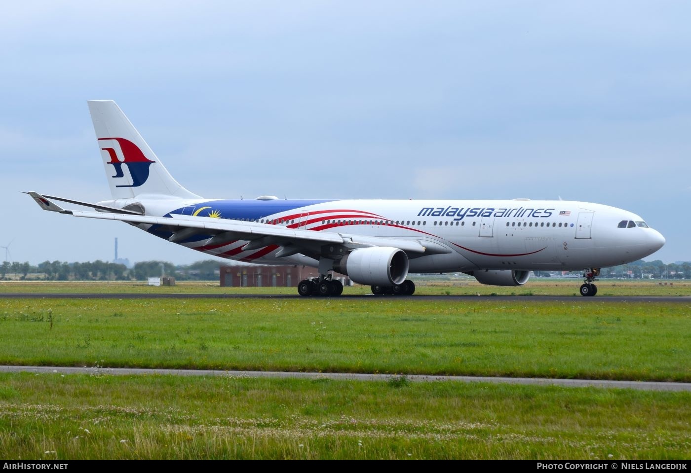 Aircraft Photo of 9M-MTZ | Airbus A330-223 | Malaysia Airlines | AirHistory.net #704977