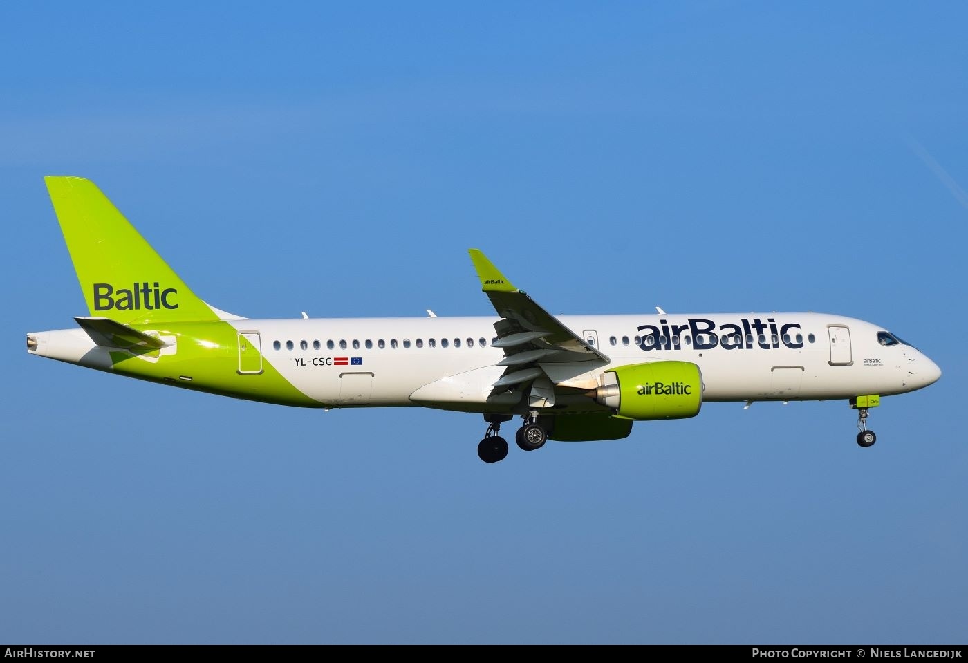 Aircraft Photo of YL-CSG | Bombardier CSeries CS300 (BD-500-1A11) | AirBaltic | AirHistory.net #705049