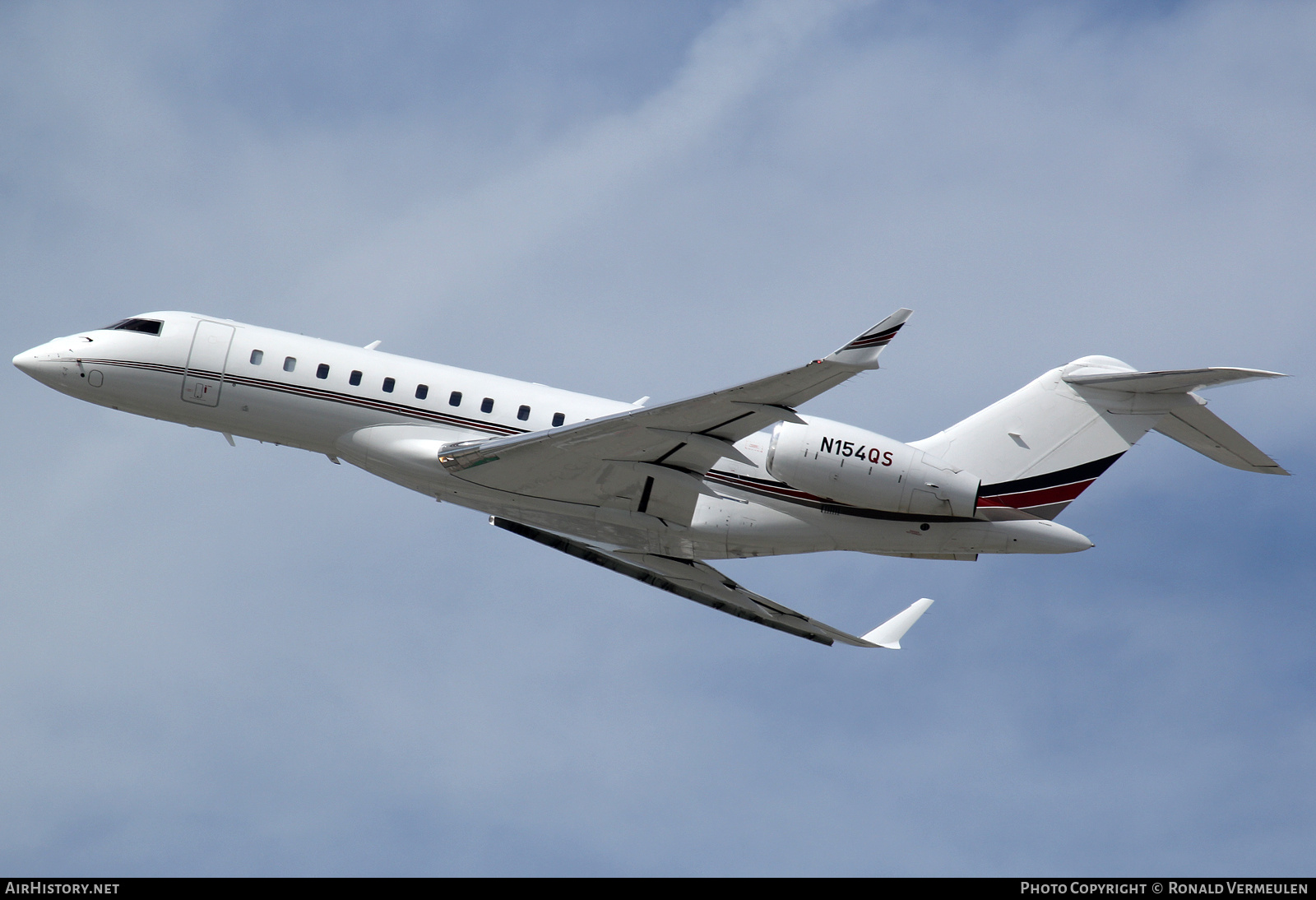 Aircraft Photo of N154QS | Bombardier Global 6000 (BD-700-1A10) | AirHistory.net #705064
