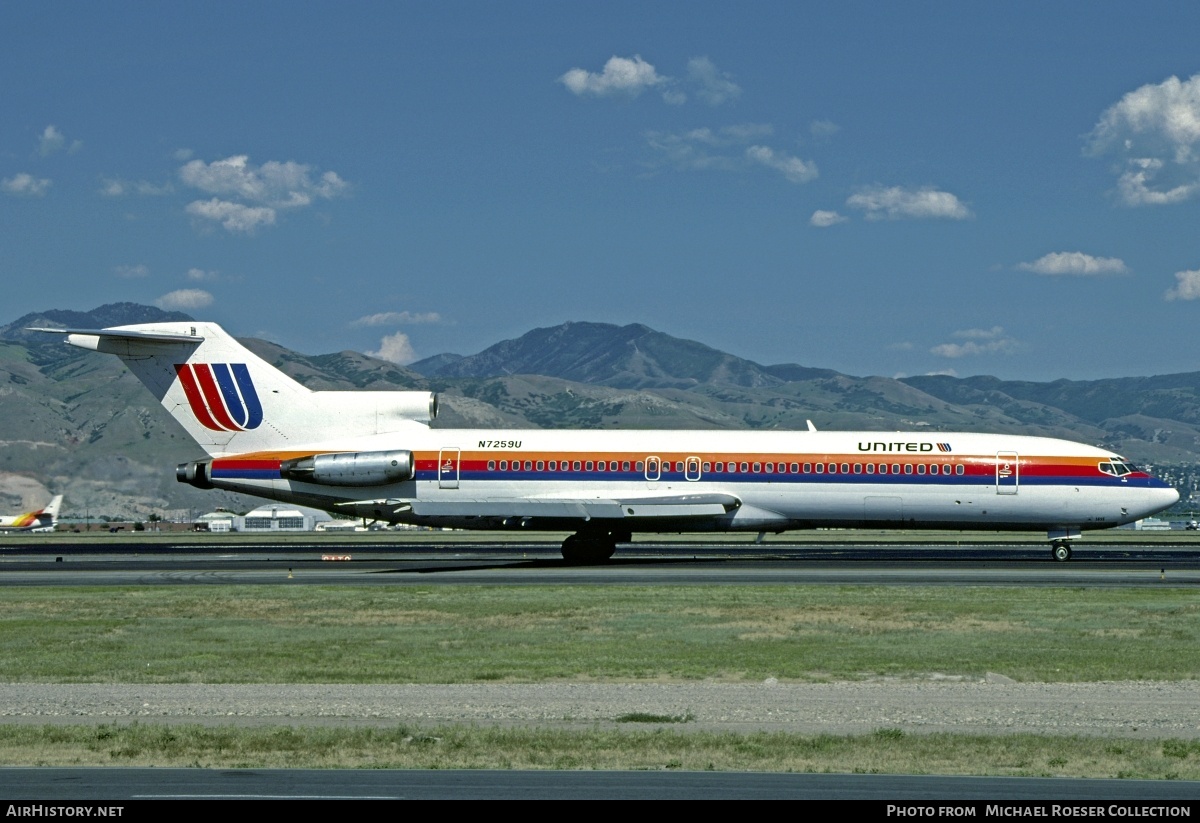 Aircraft Photo of N7259U | Boeing 727-222/Adv | United Airlines | AirHistory.net #705088