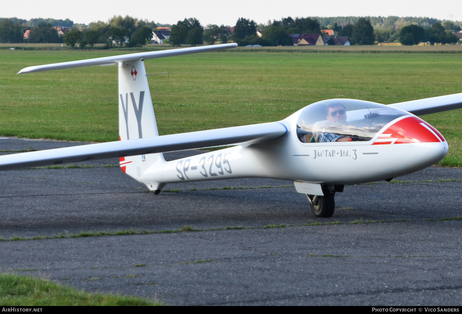 Aircraft Photo of SP-3295 | PZL-Bielsko SZD-48-3 Jantar Standard 3 | AirHistory.net #705162