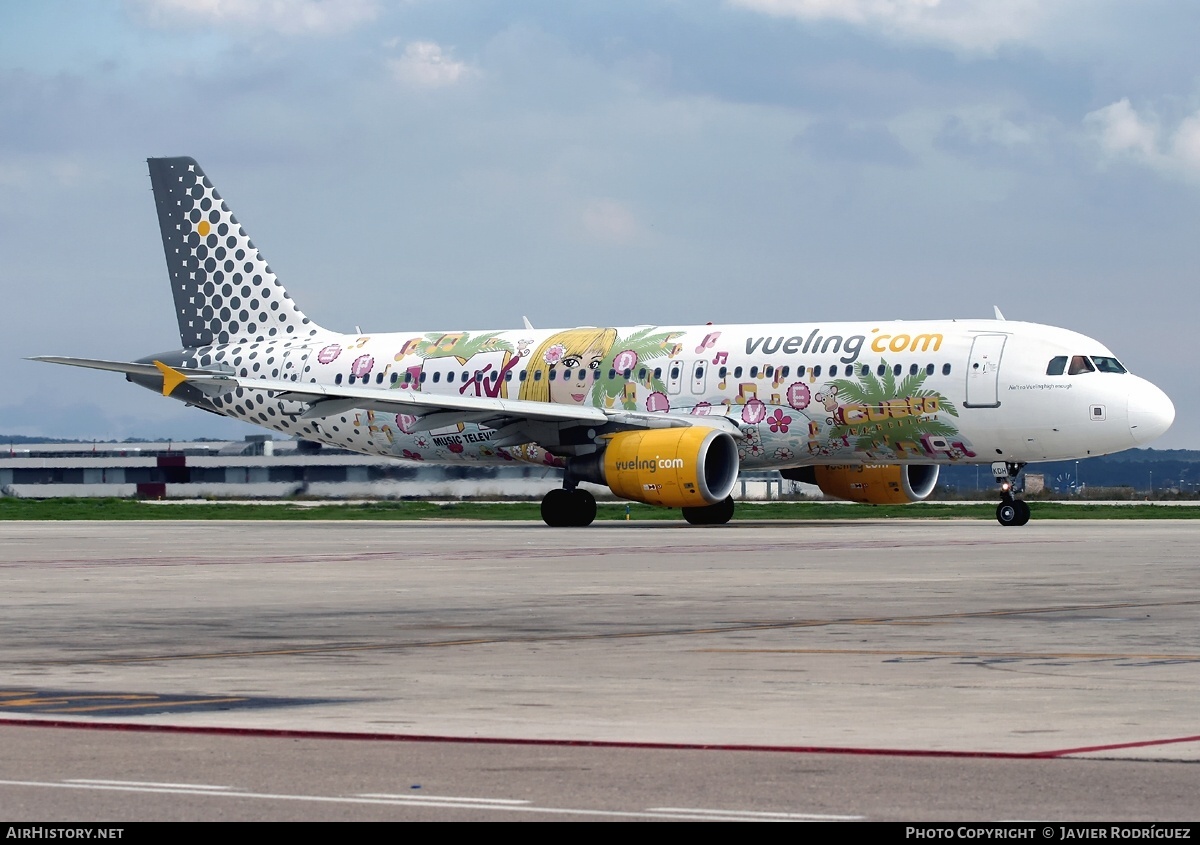 Aircraft Photo of EC-KDH | Airbus A320-214 | Vueling Airlines | AirHistory.net #705303