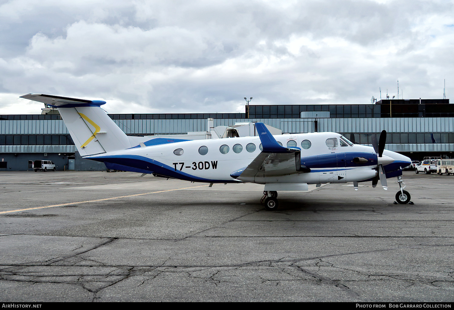 Aircraft Photo of T7-30DW | Beechcraft 350i King Air (B300) | AirHistory.net #705434