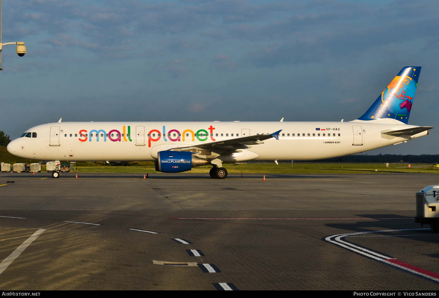Aircraft Photo of SP-HAX | Airbus A321-211 | Small Planet Airlines | AirHistory.net #705435