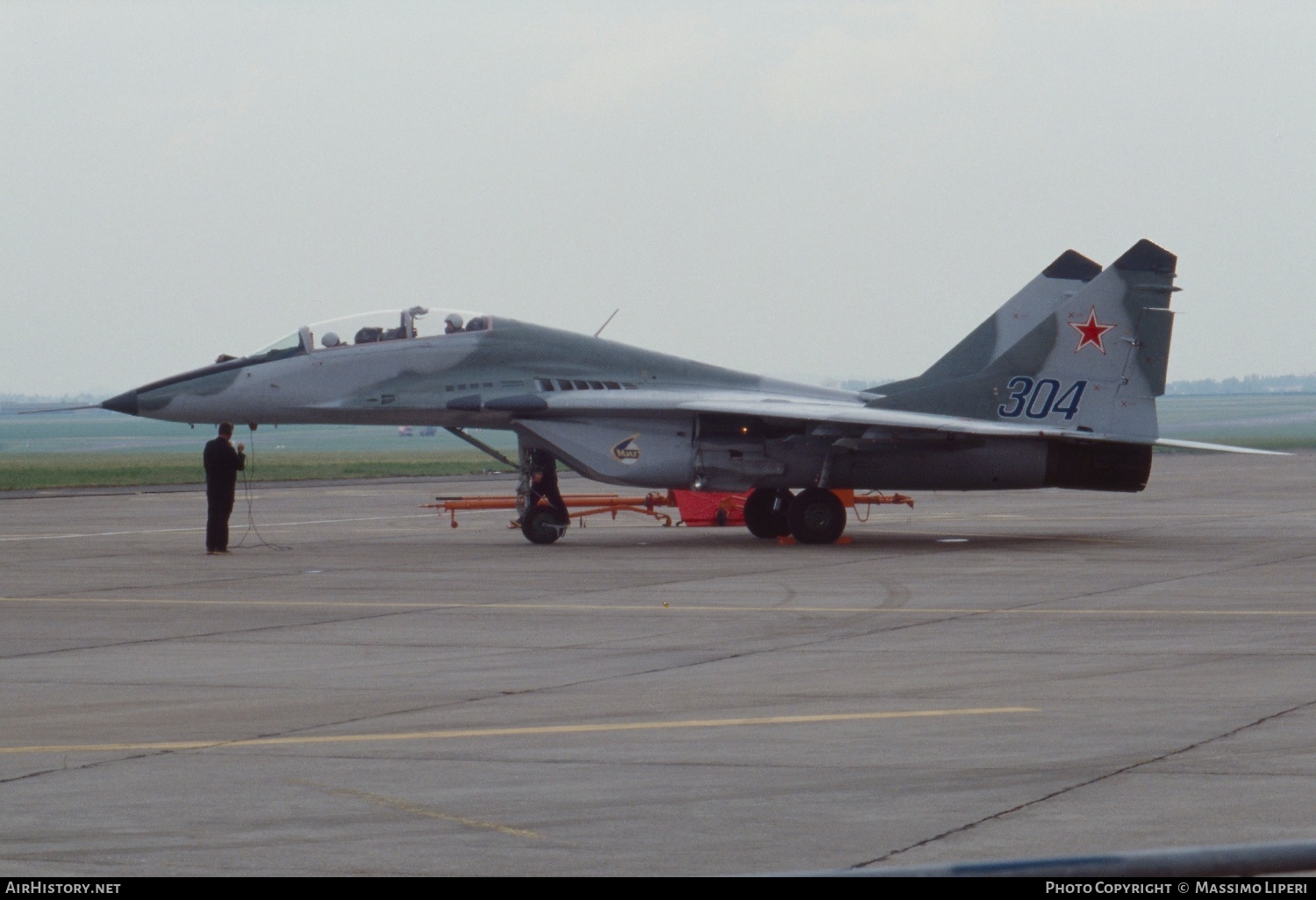 Aircraft Photo of 304 blue | Mikoyan-Gurevich MiG-29UB (9-51) | Soviet Union - Air Force | AirHistory.net #705560