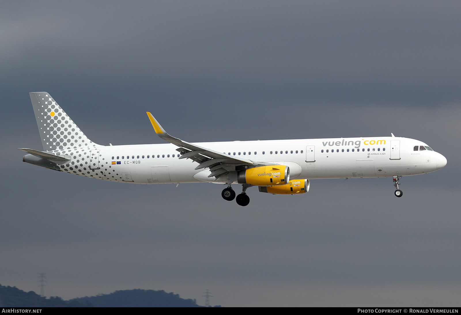 Aircraft Photo of EC-MQB | Airbus A321-231 | Vueling Airlines | AirHistory.net #705679