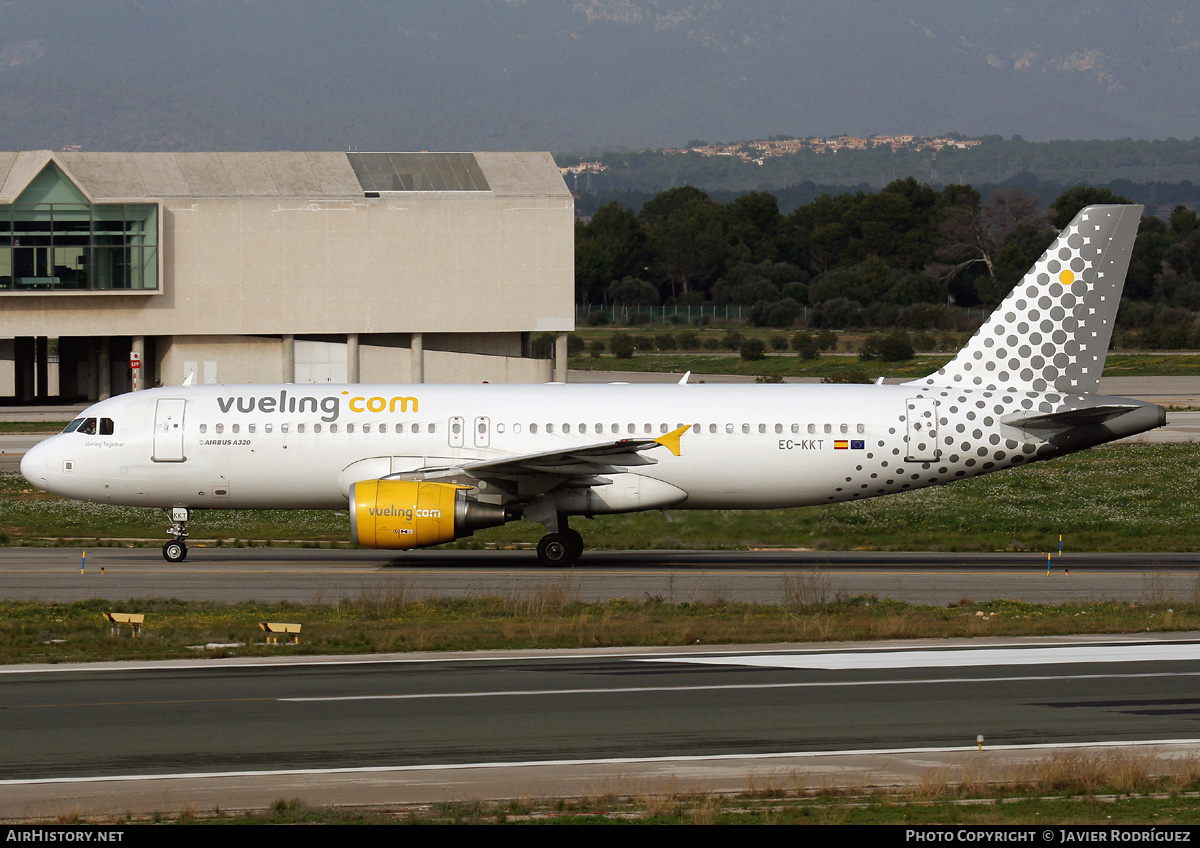 Aircraft Photo of EC-KKT | Airbus A320-214 | Vueling Airlines | AirHistory.net #705811