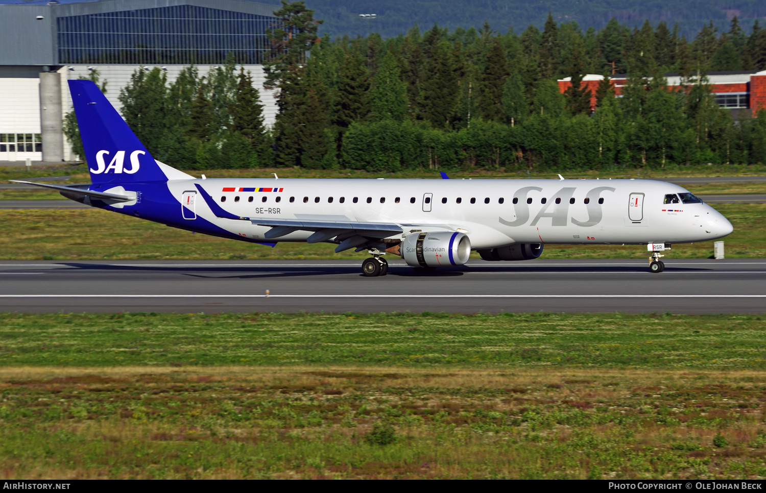 Aircraft Photo of SE-RSR | Embraer 195LR (ERJ-190-200LR) | Scandinavian Airlines - SAS | AirHistory.net #705915
