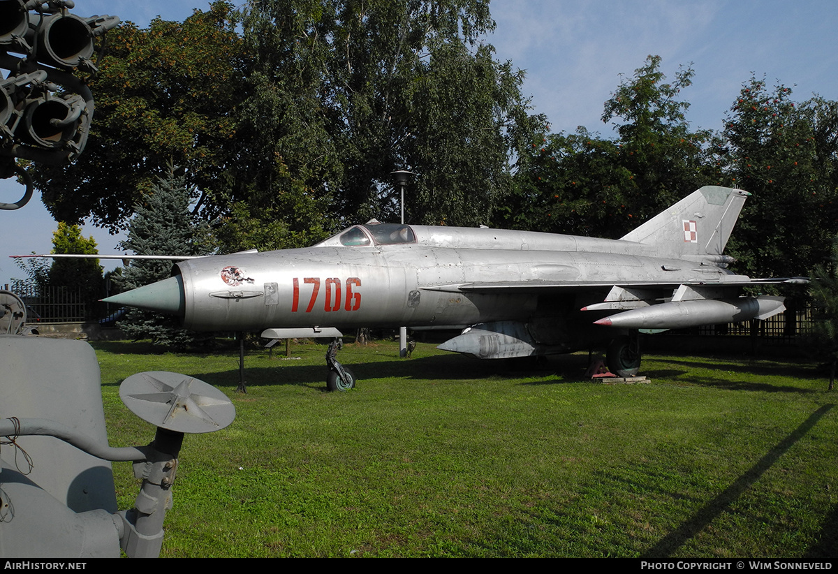 Aircraft Photo of 1706 | Mikoyan-Gurevich MiG-21R | Poland - Air Force | AirHistory.net #706062