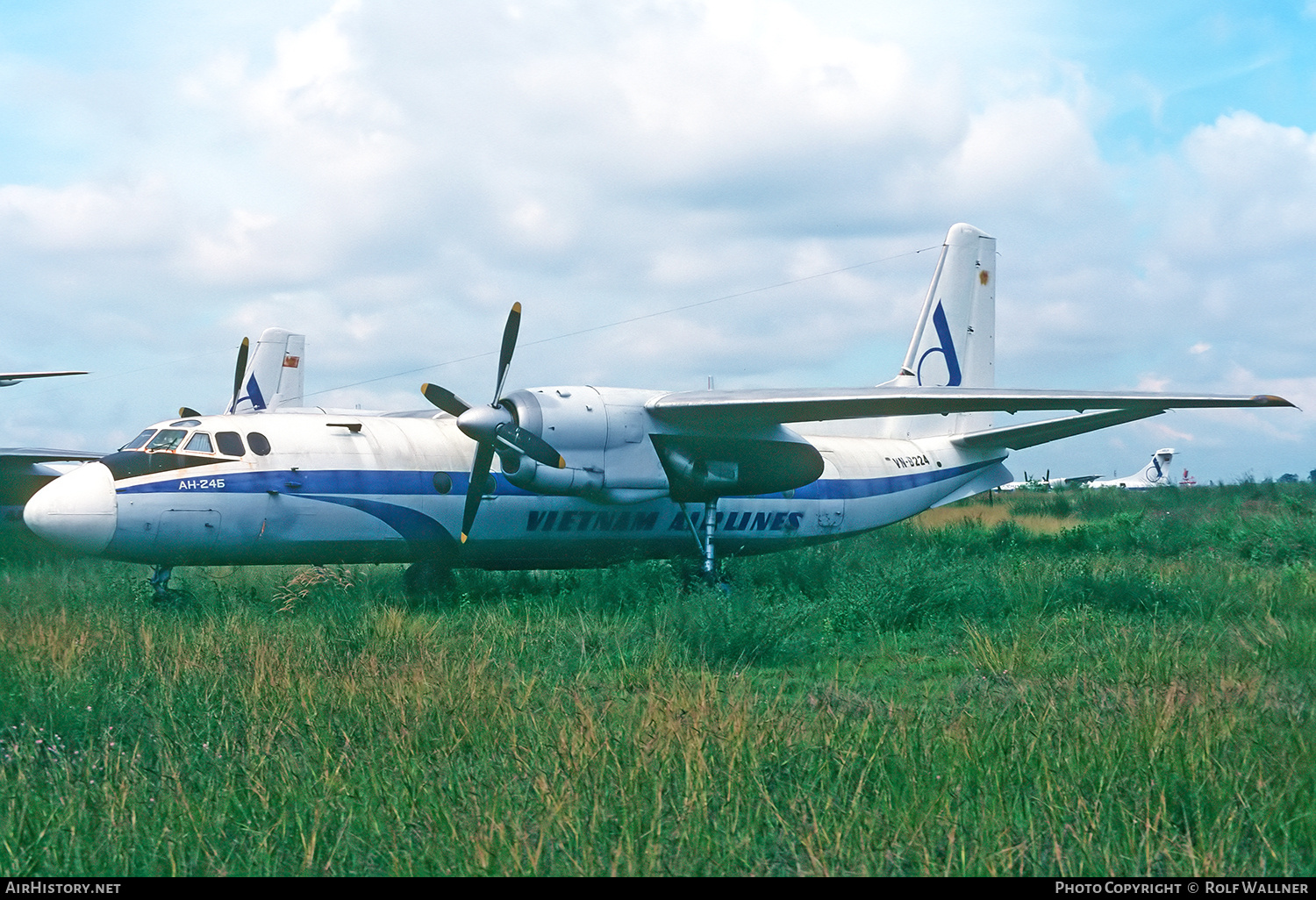 Aircraft Photo of VN-B224 | Antonov An-24B | Vietnam Airlines | AirHistory.net #706108