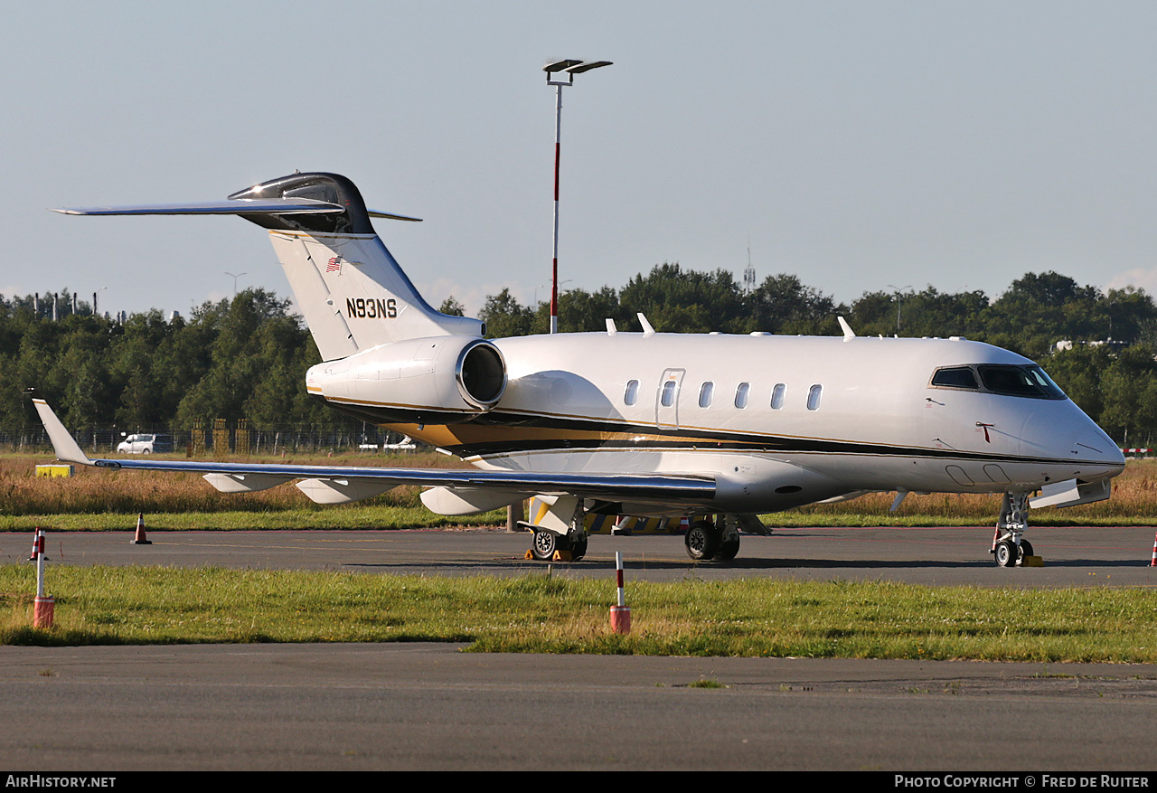 Aircraft Photo of N93NS | Bombardier Challenger 300 (BD-100-1A10) | AirHistory.net #706159