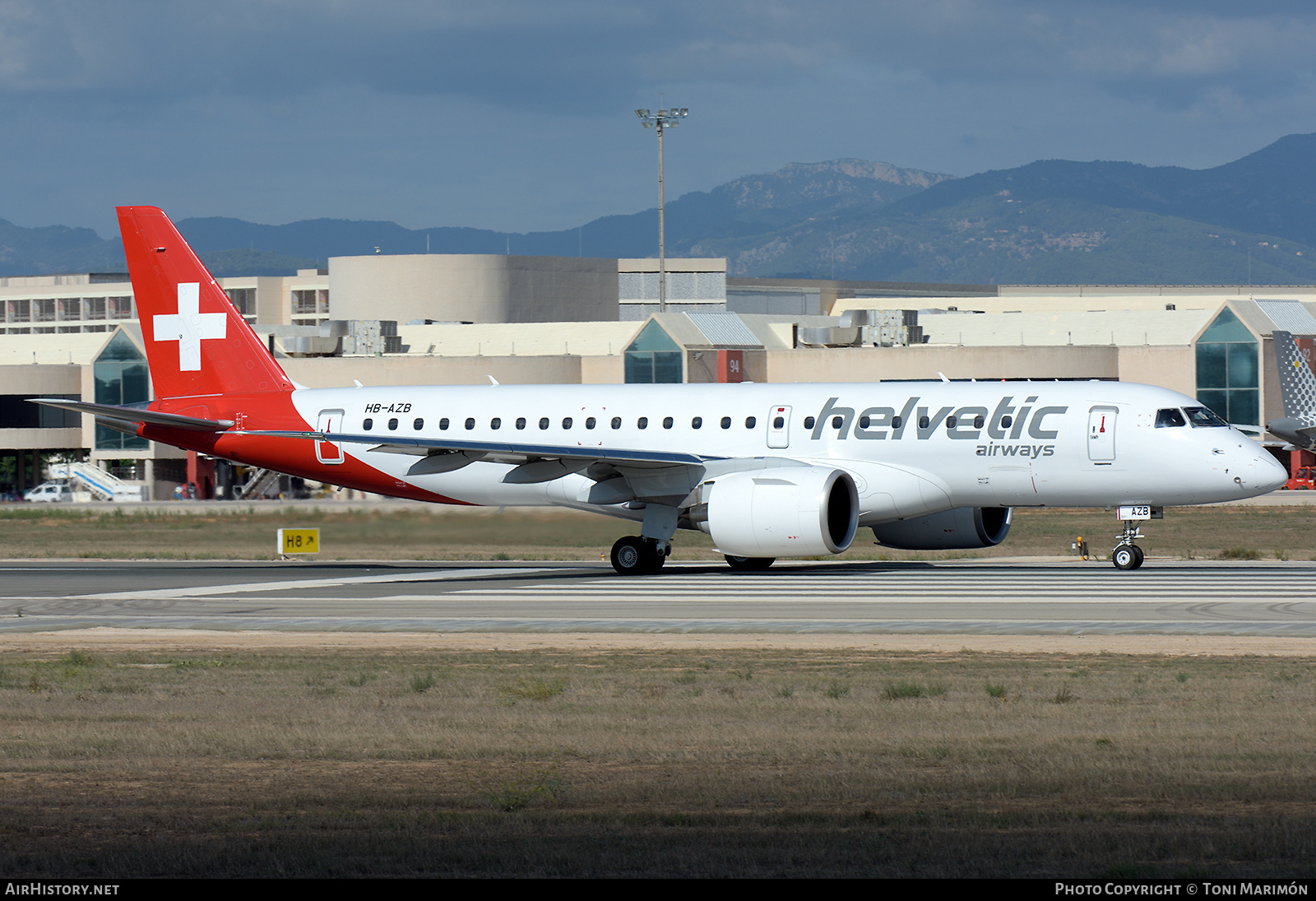 Aircraft Photo of HB-AZB | Embraer 190-E2 (ERJ-190-300) | Helvetic Airways | AirHistory.net #706379