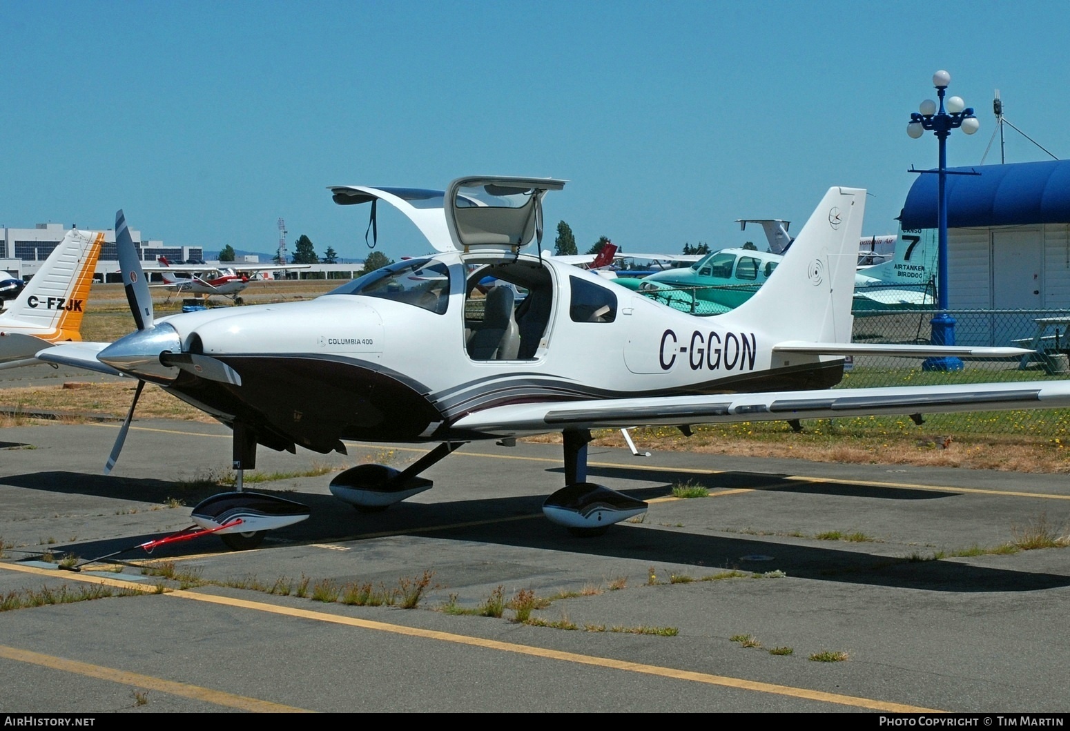 Aircraft Photo of C-GGON | Lancair LC-41-550FG Columbia 400