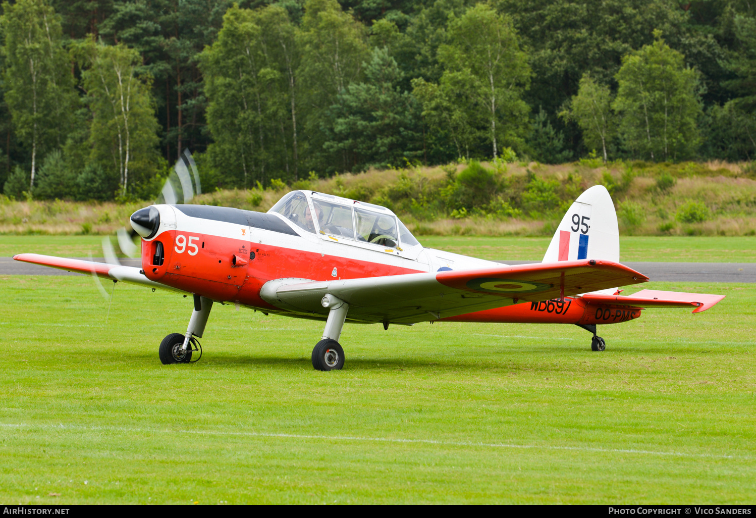 Aircraft Photo of OO-PMS / WB697 | De Havilland DHC-1 Chipmunk T10 | UK - Air Force | AirHistory.net #706692