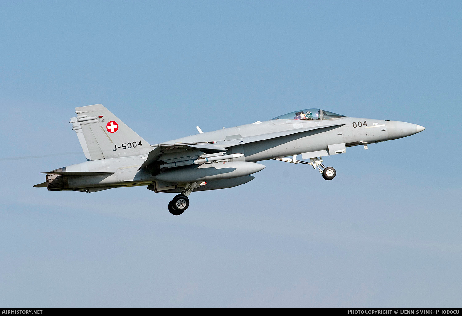 Aircraft Photo of J-5004 | McDonnell Douglas F/A-18C Hornet | Switzerland - Air Force | AirHistory.net #706745