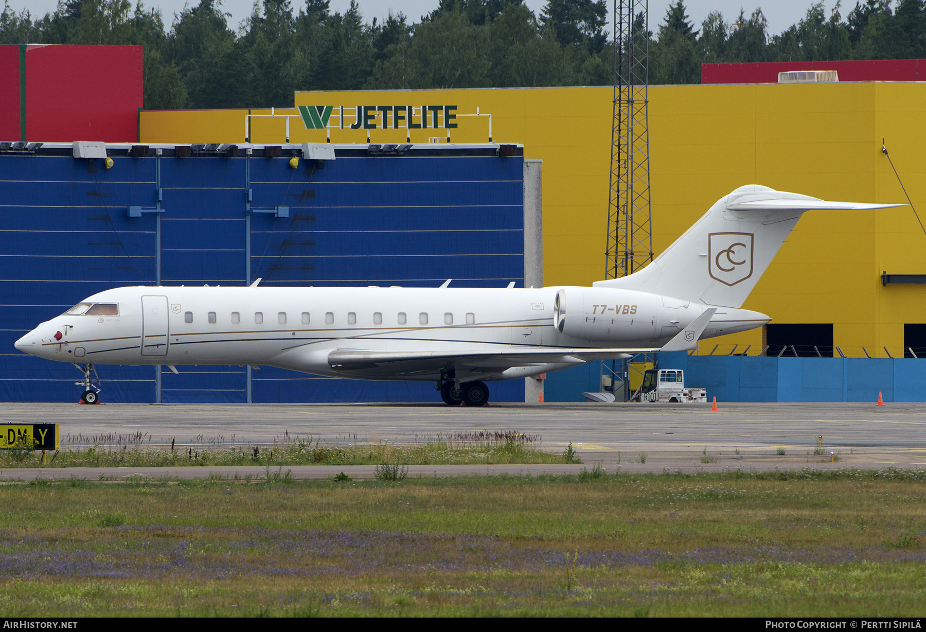 Aircraft Photo of T7-VBS | Bombardier Global Express (BD-700-1A10) | Limitless Aviation | AirHistory.net #706796