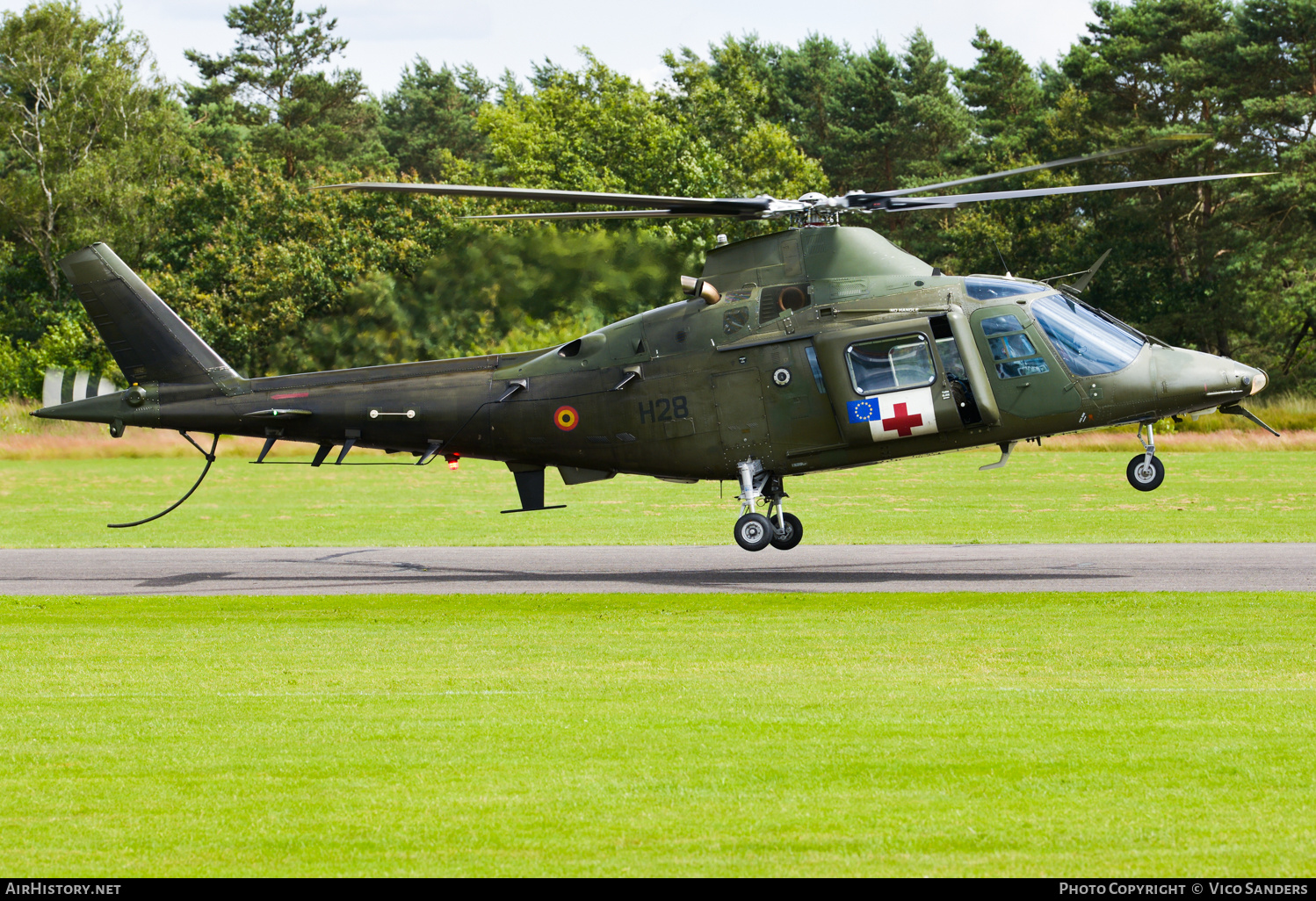 Aircraft Photo of H28 | Agusta A-109HA (A-109BA) | Belgium - Air Force | AirHistory.net #706804