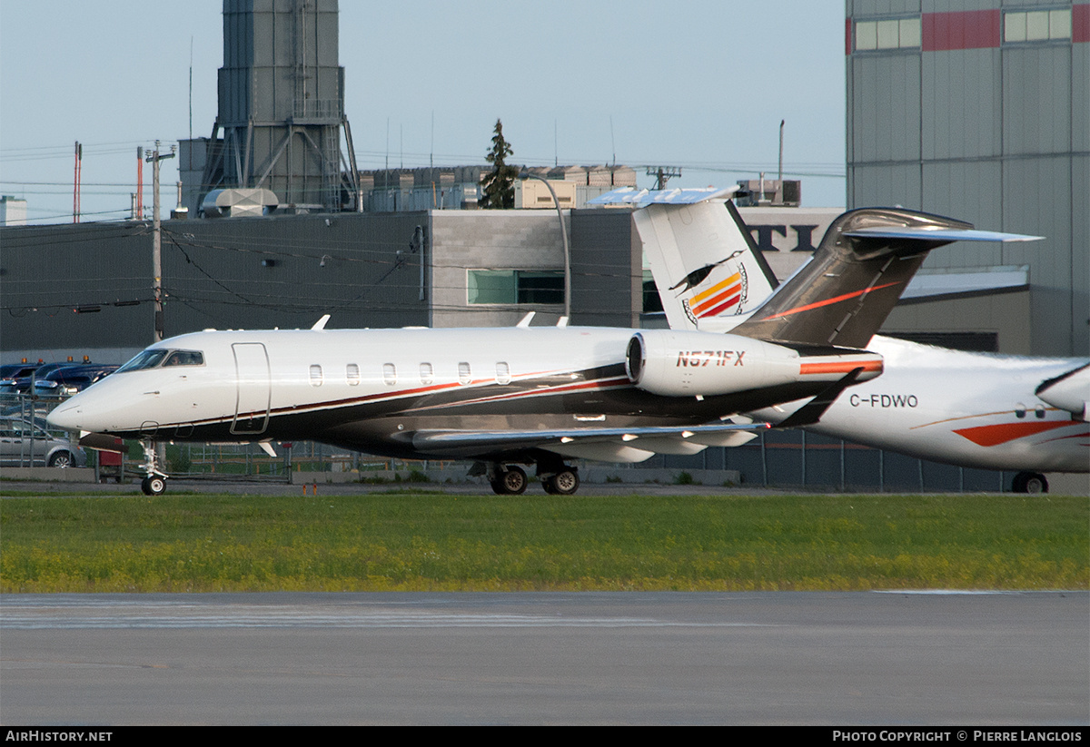 Aircraft Photo of N571FX | Bombardier Challenger 350 (BD-100-1A10) | AirHistory.net #706871