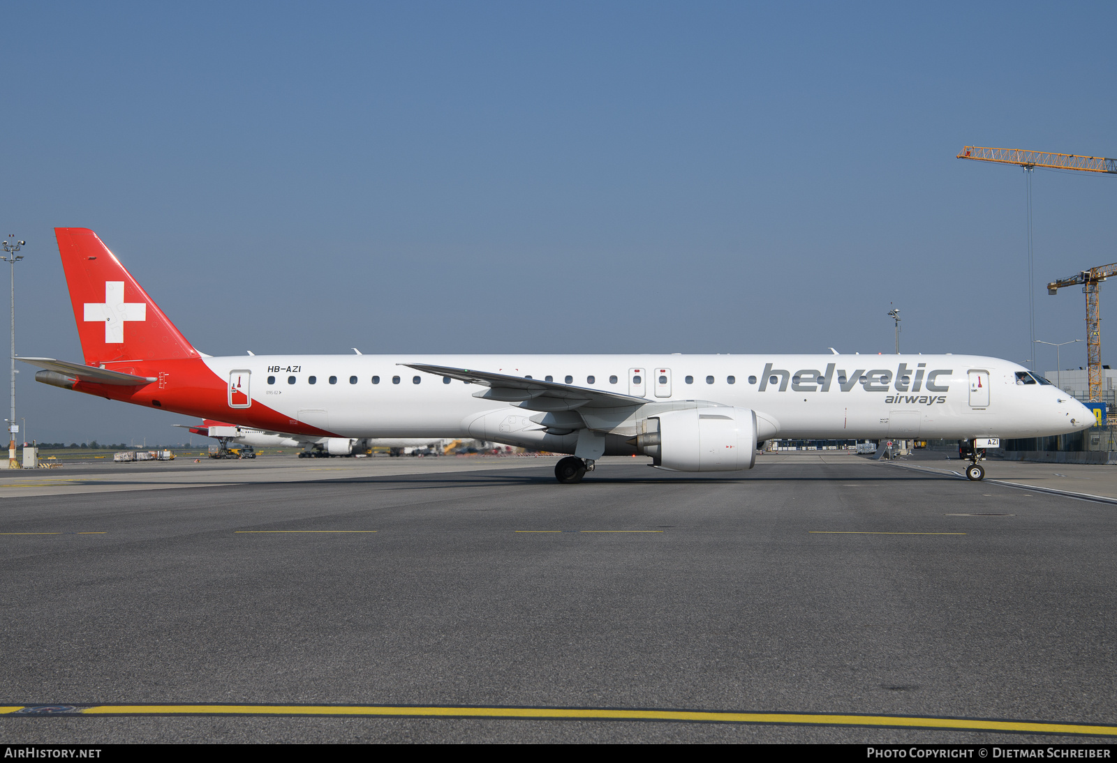 Aircraft Photo of HB-AZI | Embraer 195-E2 (ERJ-190-400) | Helvetic Airways | AirHistory.net #707153