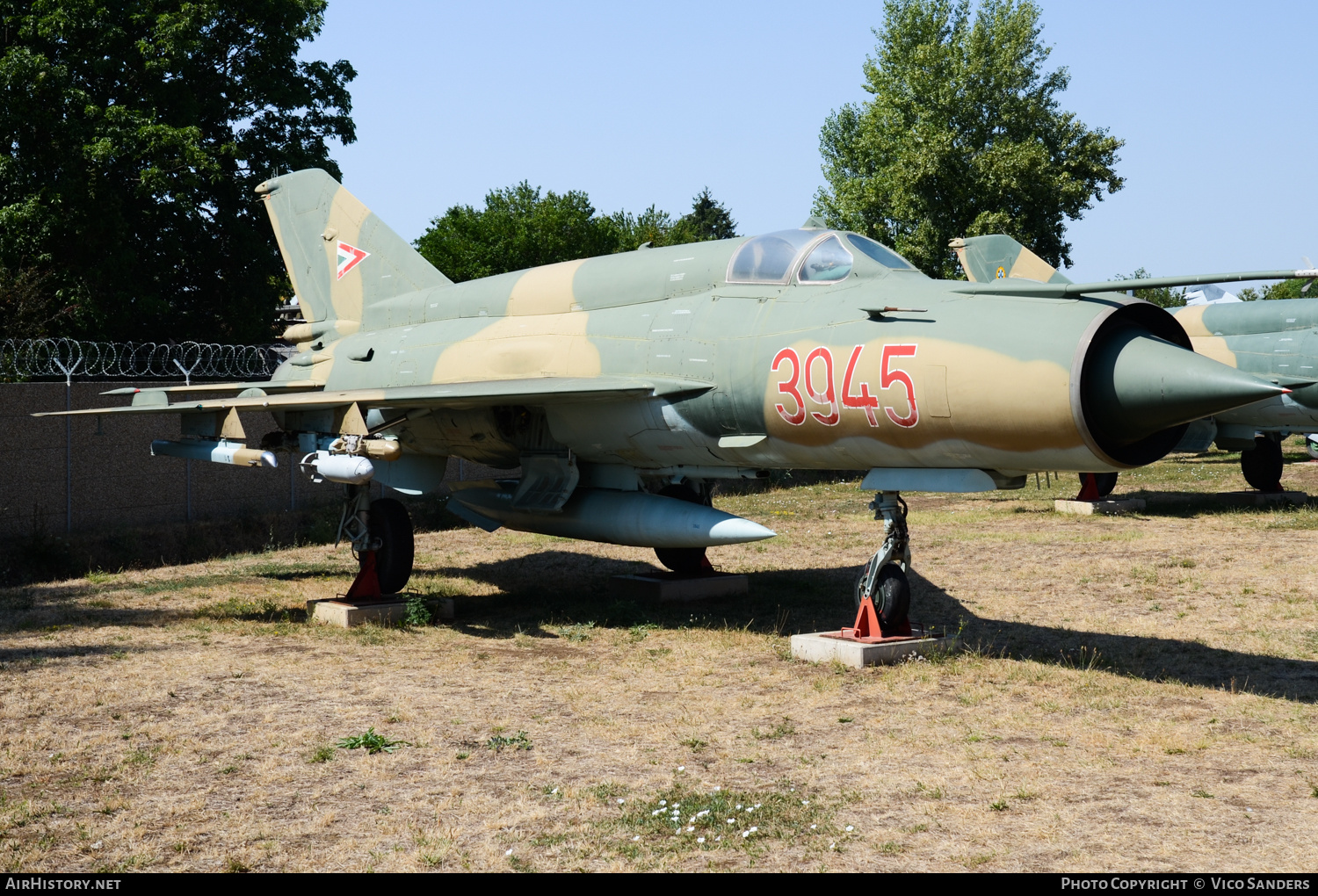 Aircraft Photo of 3945 | Mikoyan-Gurevich MiG-21bis | Hungary - Air Force | AirHistory.net #707182