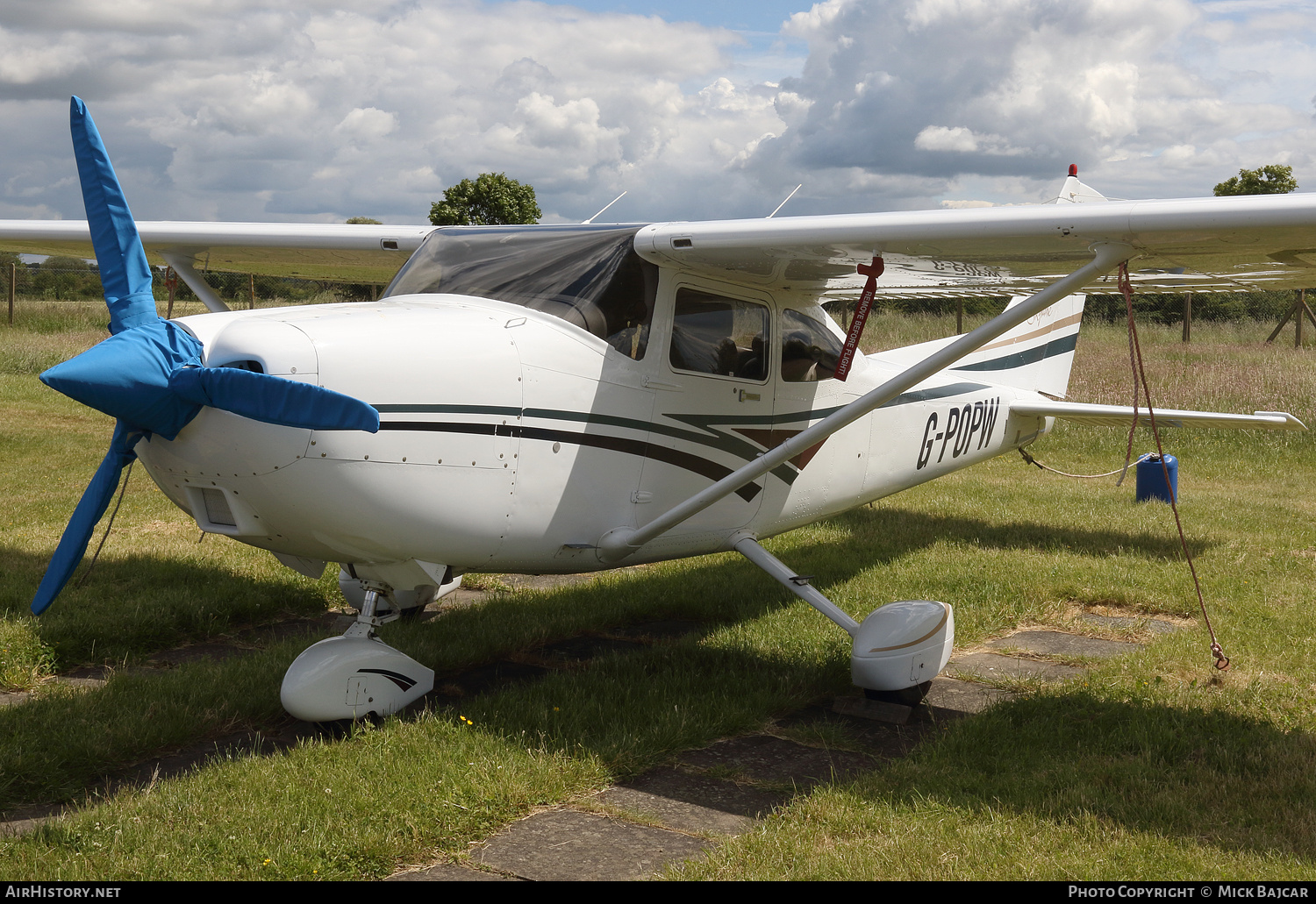 Aircraft Photo of G-POPW | Cessna 182S Millennium Skylane | AirHistory.net #707383