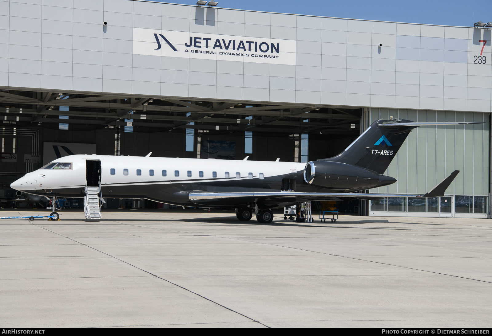 Aircraft Photo of T7-ARES | Bombardier Global 6000 (BD-700-1A10) | AirHistory.net #707416