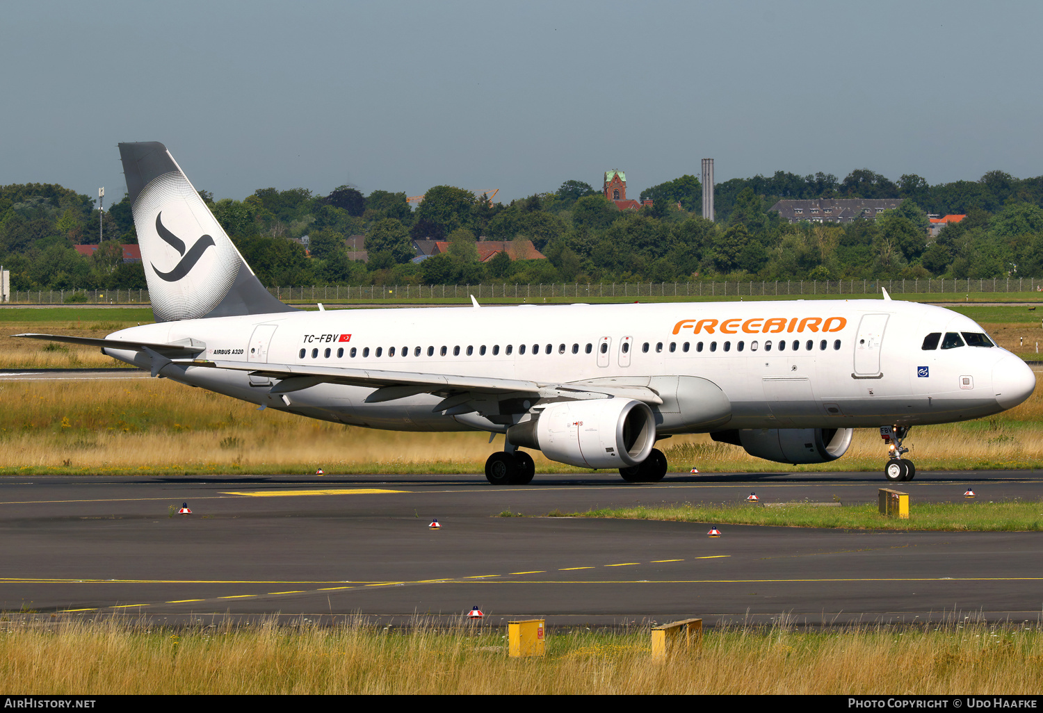 Aircraft Photo of TC-FBV | Airbus A320-214 | Freebird Airlines | AirHistory.net #707438