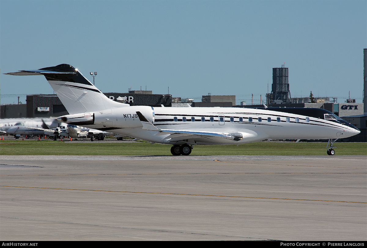 Aircraft Photo of N17JS | Bombardier Global 6000 (BD-700-1A10) | AirHistory.net #707457