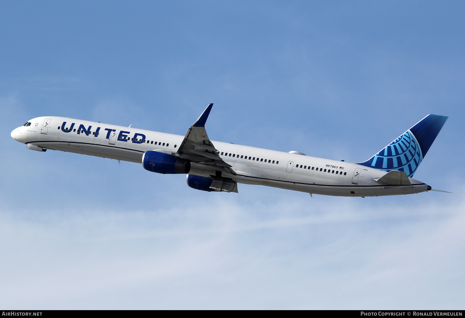 Aircraft Photo of N57863 | Boeing 757-33N | United Airlines | AirHistory.net #707655