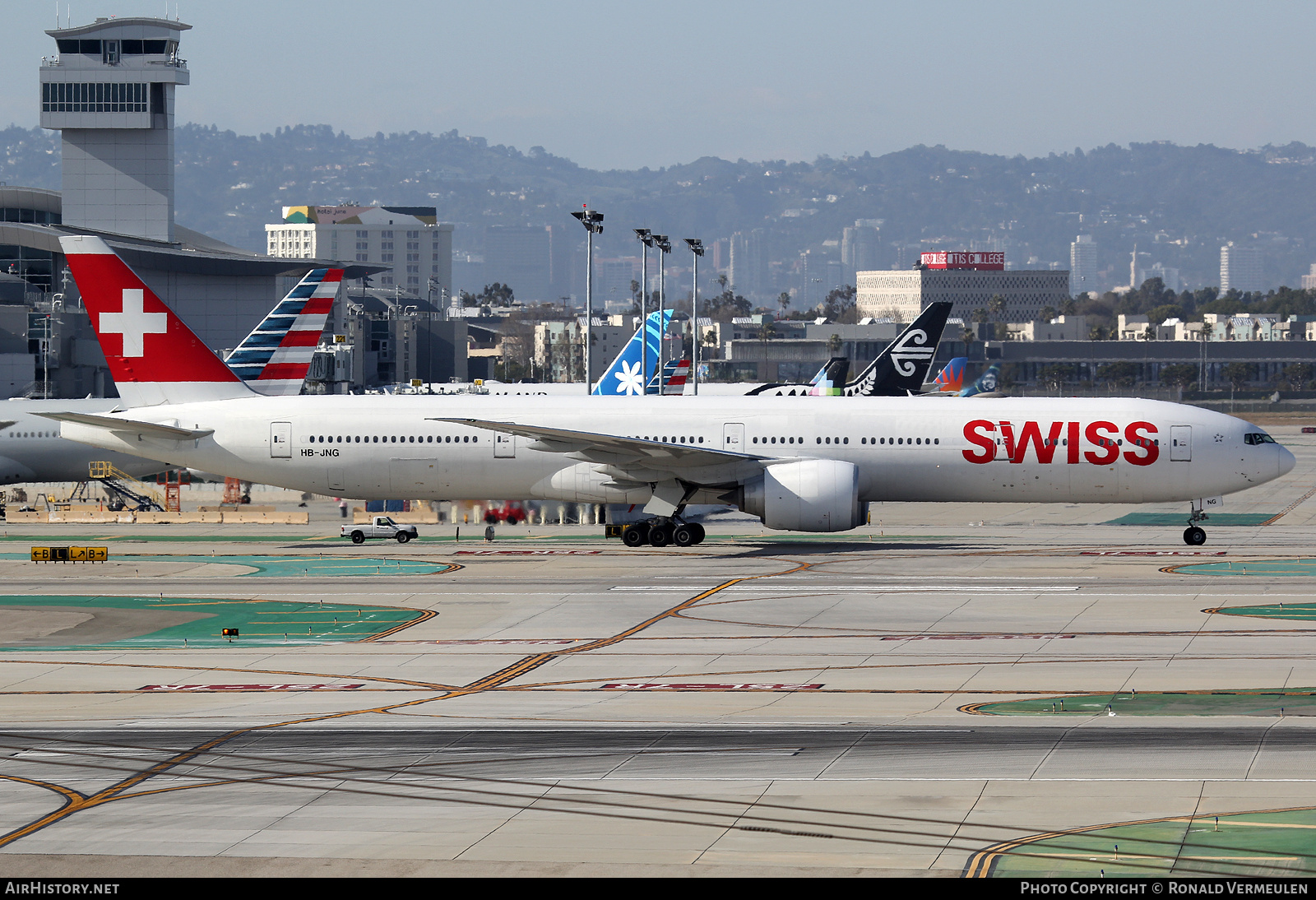 Aircraft Photo of HB-JNG | Boeing 777-300/ER | Swiss International Air Lines | AirHistory.net #707660