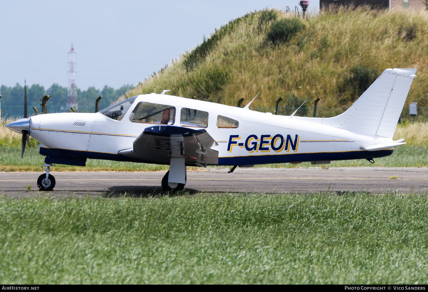 Aircraft Photo of F-GEON | Piper PA-28R-201T Turbo Arrow III | AirHistory.net #707838