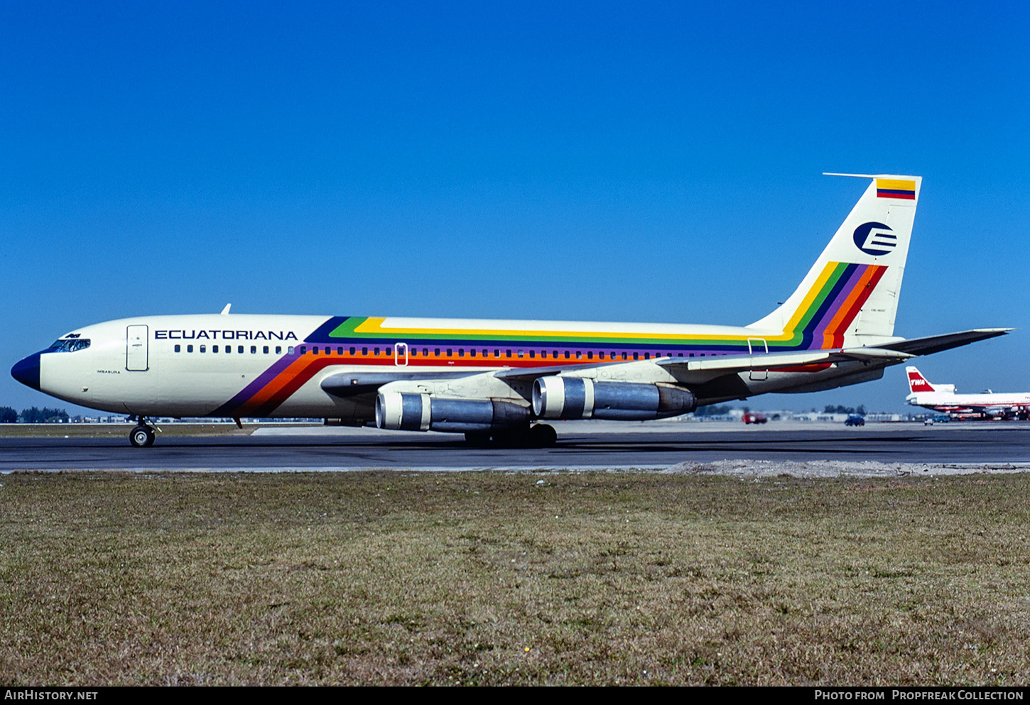 Aircraft Photo of HC-AZQ / FAE-18037 | Boeing 720-023B | Ecuatoriana | AirHistory.net #708092