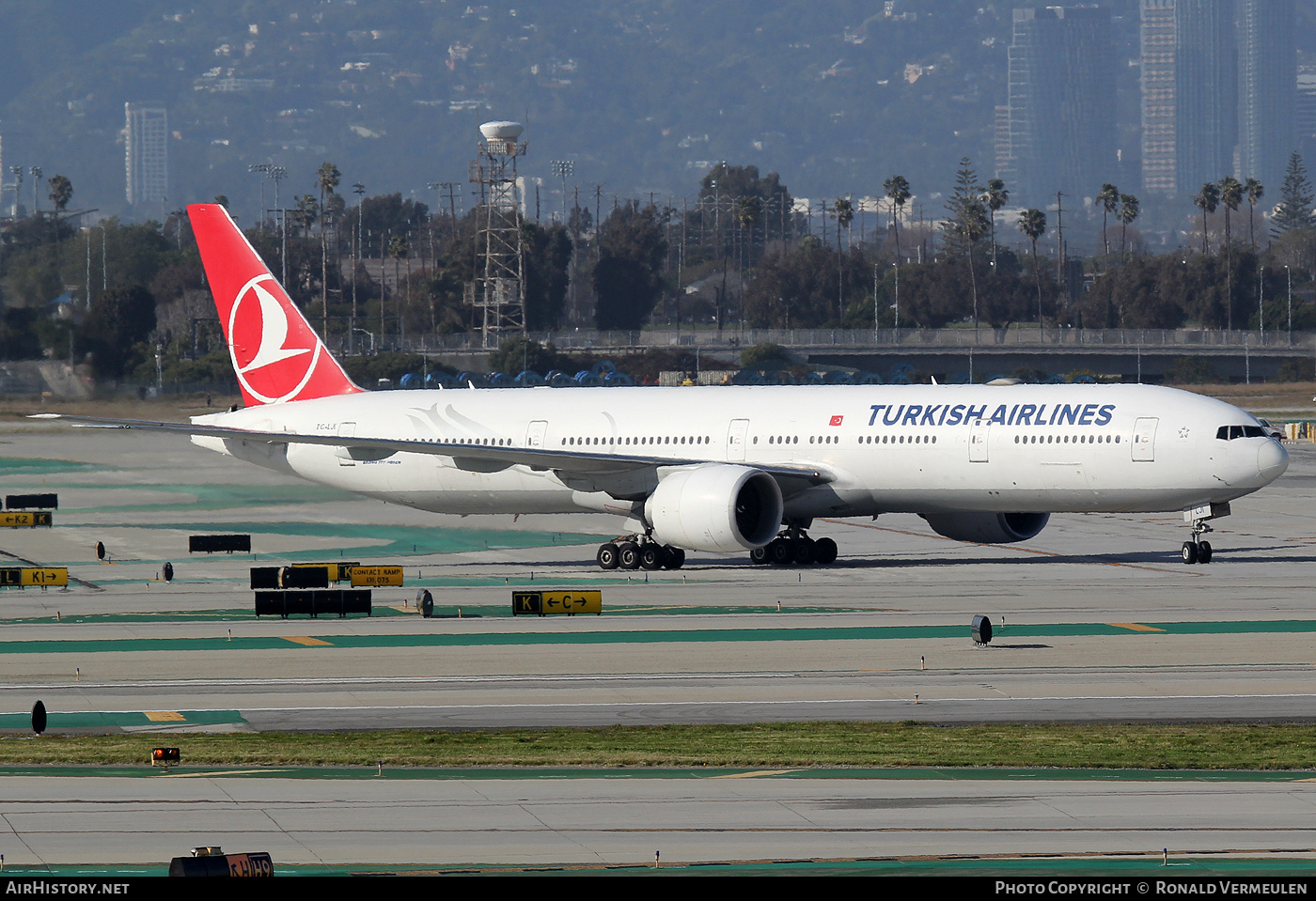 Aircraft Photo of TC-LJI | Boeing 777-3F2/ER | Turkish Airlines | AirHistory.net #708154