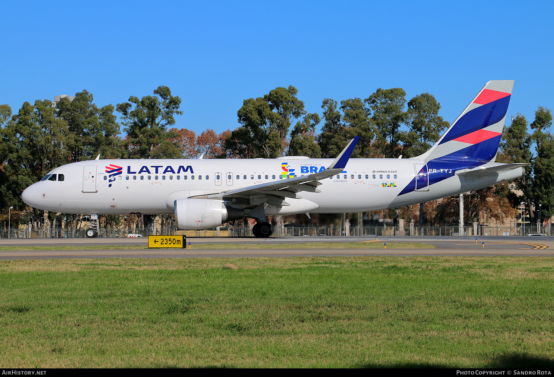 Aircraft Photo of PR-TYJ | Airbus A320-214 | AirHistory.net #708193