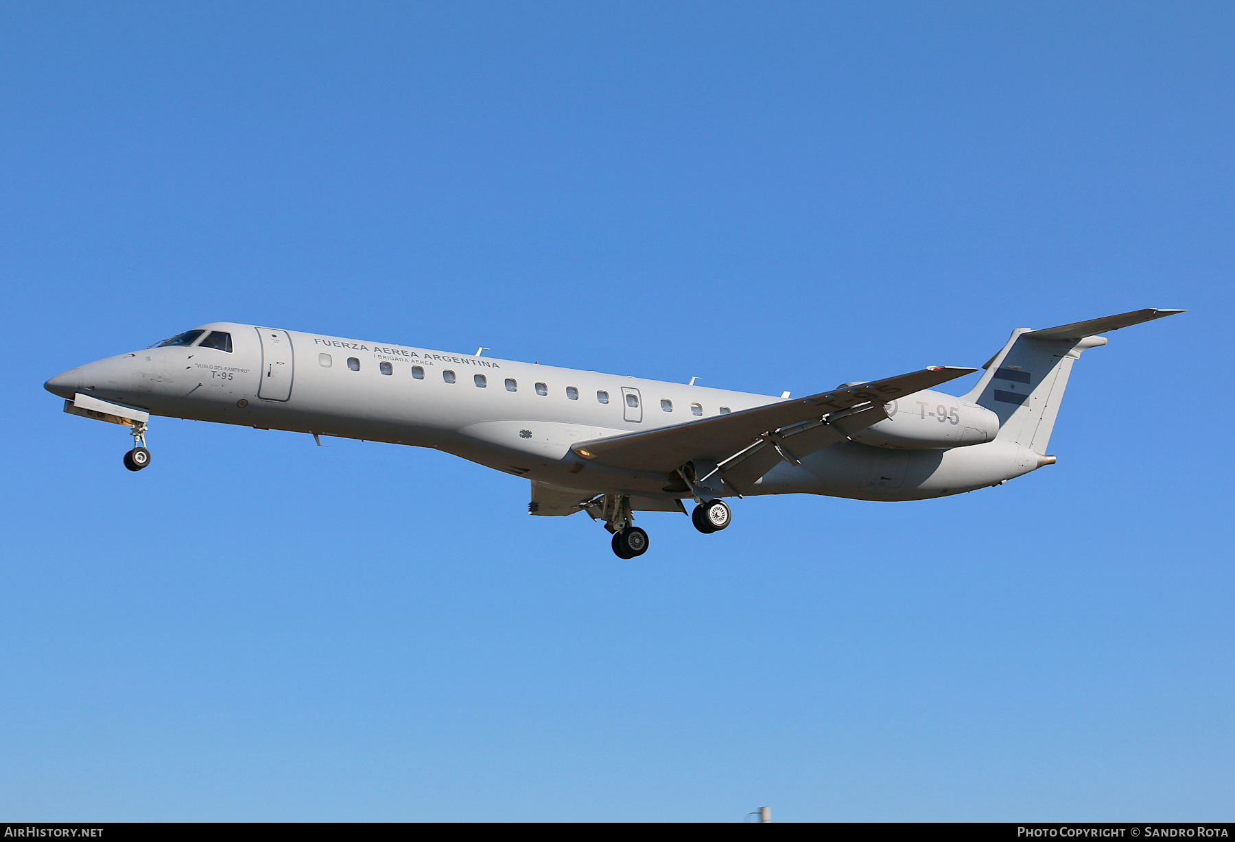 Aircraft Photo of T-95 | Embraer ERJ-140LR (EMB-135KL) | Argentina - Air Force | AirHistory.net #708194