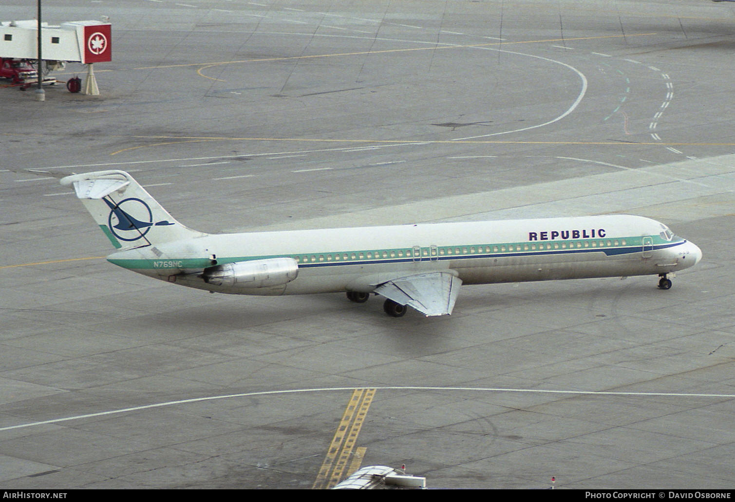 Aircraft Photo of N769NC | McDonnell Douglas DC-9-51 | Republic Airlines | AirHistory.net #708241