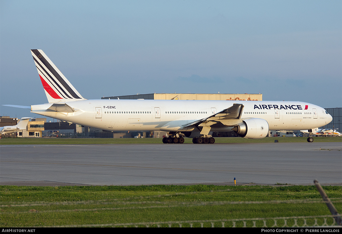 Aircraft Photo of F-GZNC | Boeing 777-328/ER | Air France | AirHistory.net #708449