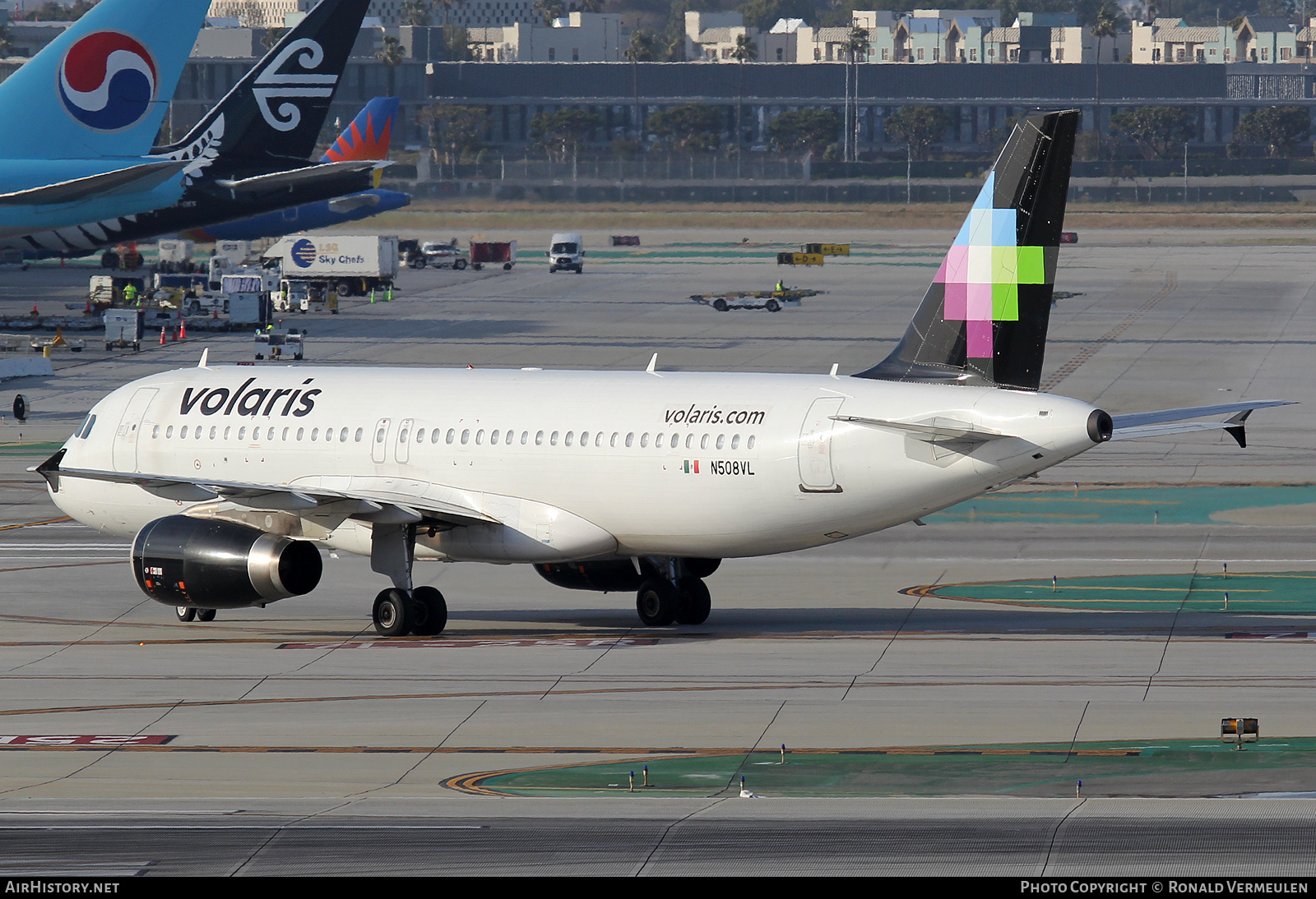 Aircraft Photo of N508VL | Airbus A320-233 | Volaris | AirHistory.net #708481