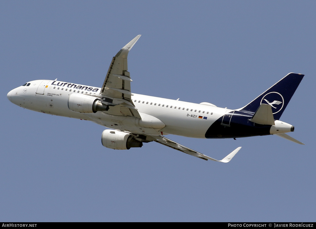 Aircraft Photo of D-AIZY | Airbus A320-214 | Lufthansa | AirHistory.net #708511