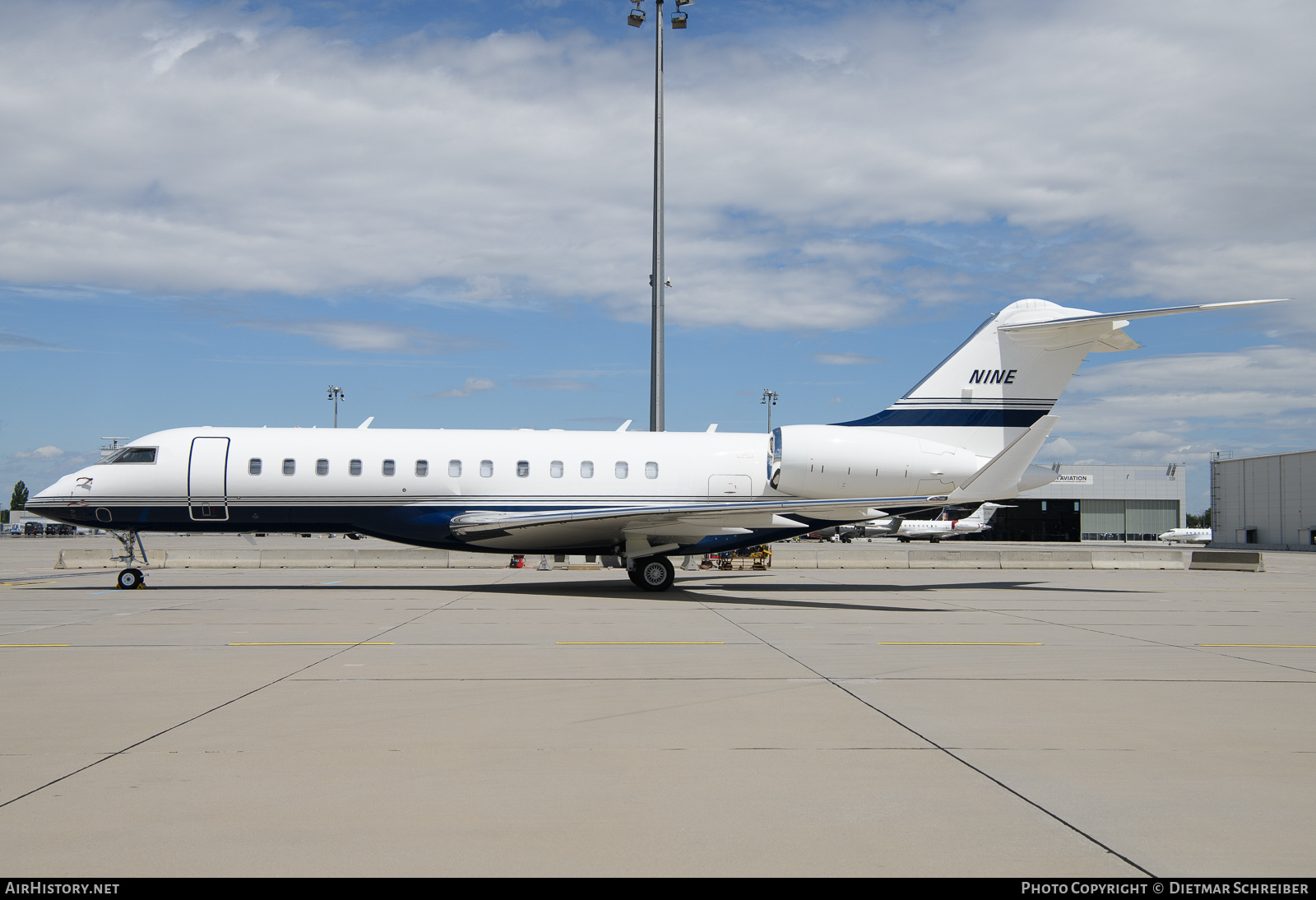 Aircraft Photo of N1NE | Bombardier Global Express XRS (BD-700-1A10) | AirHistory.net #708669