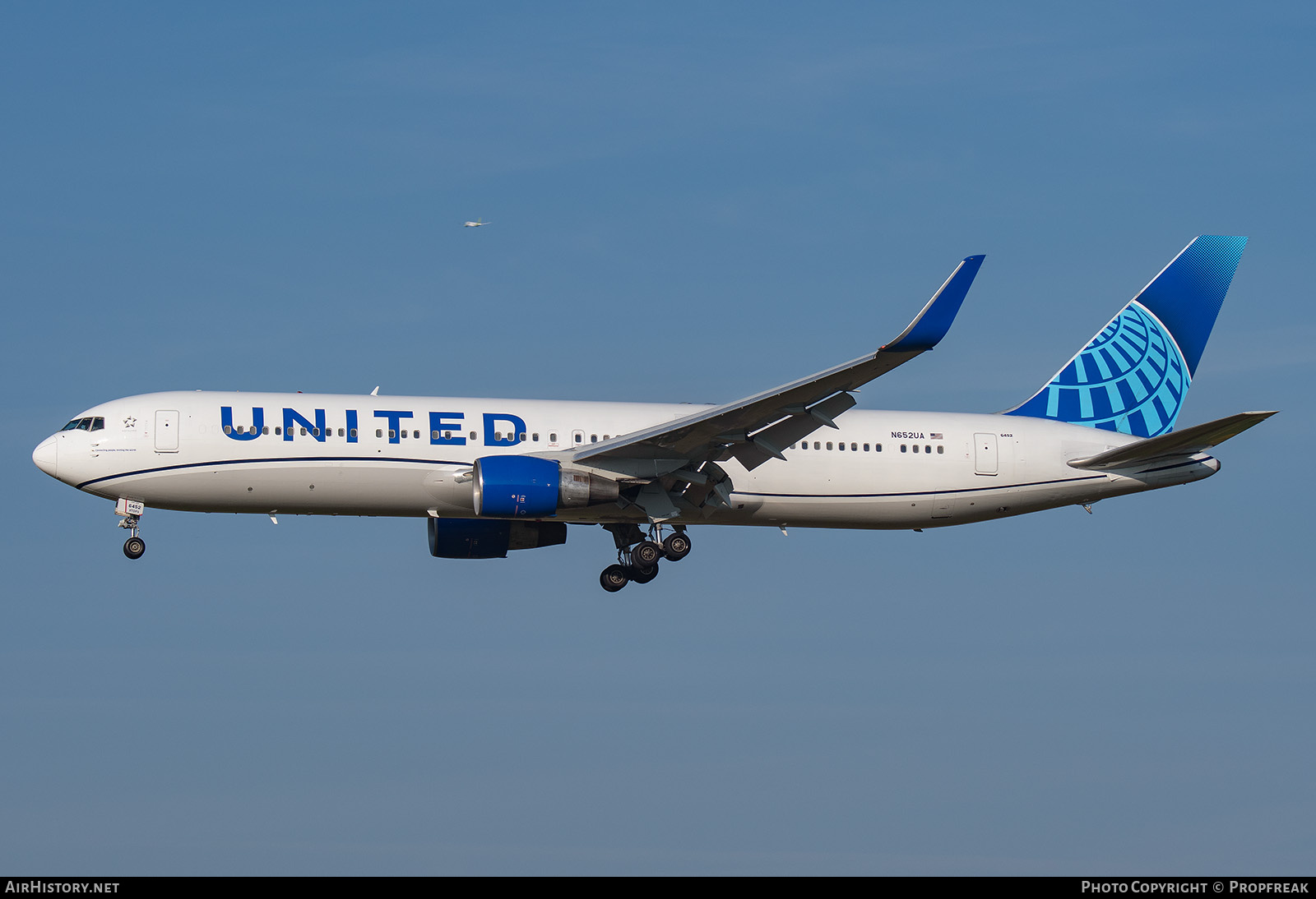 Aircraft Photo of N652UA | Boeing 767-322/ER | United Airlines | AirHistory.net #708765