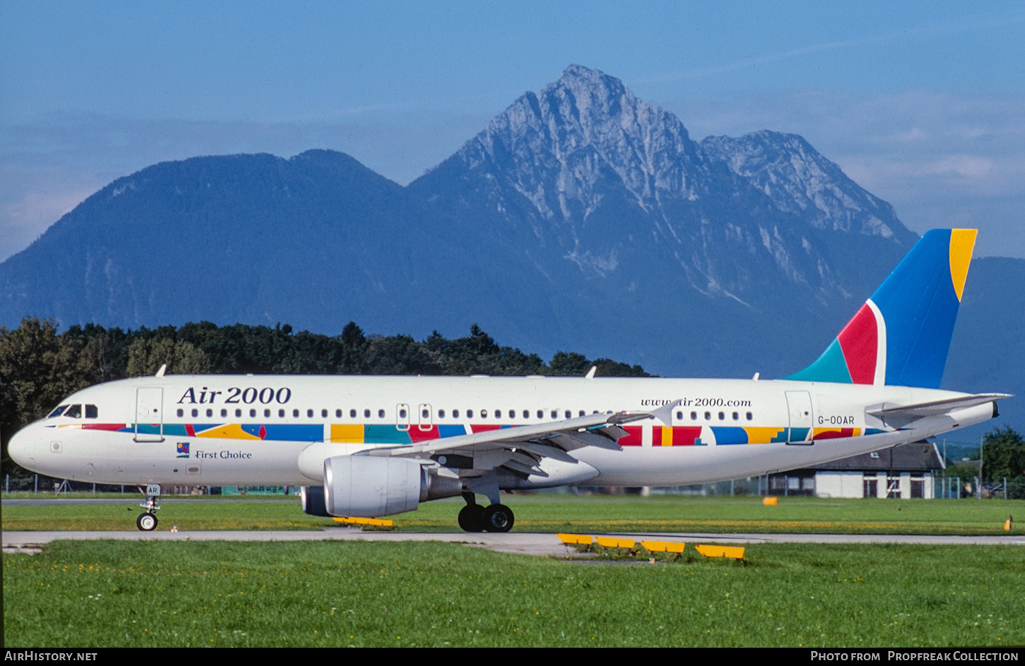 Aircraft Photo of G-OOAR | Airbus A320-214 | Air 2000 | AirHistory.net #708785