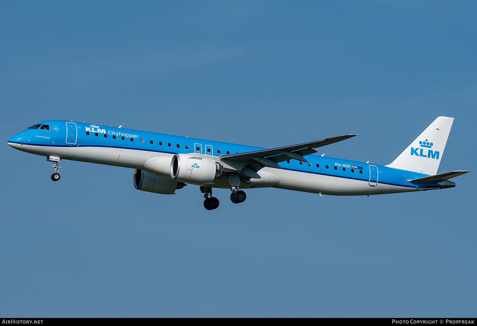 Aircraft Photo of PH-NXF | Embraer 195-E2 (ERJ-190-400) | KLM Cityhopper | AirHistory.net #708792