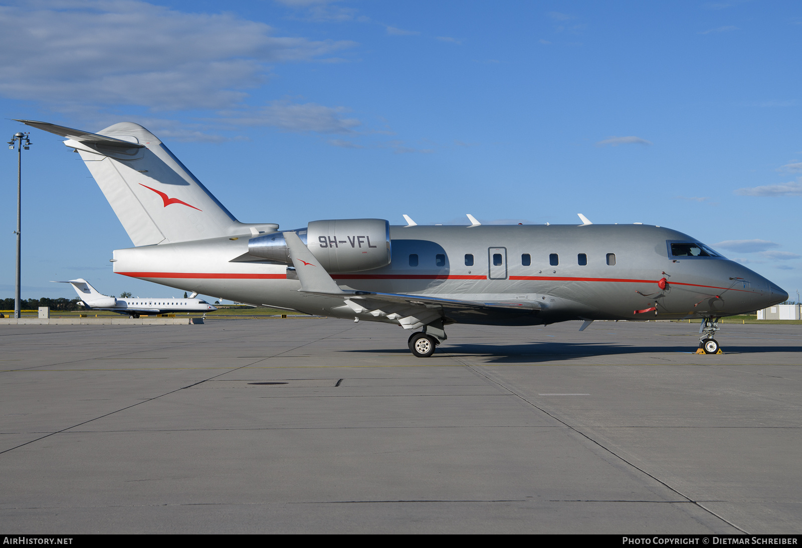 Aircraft Photo of 9H-VFL | Bombardier Challenger 604 (CL-600-2B16) | VistaJet | AirHistory.net #708822